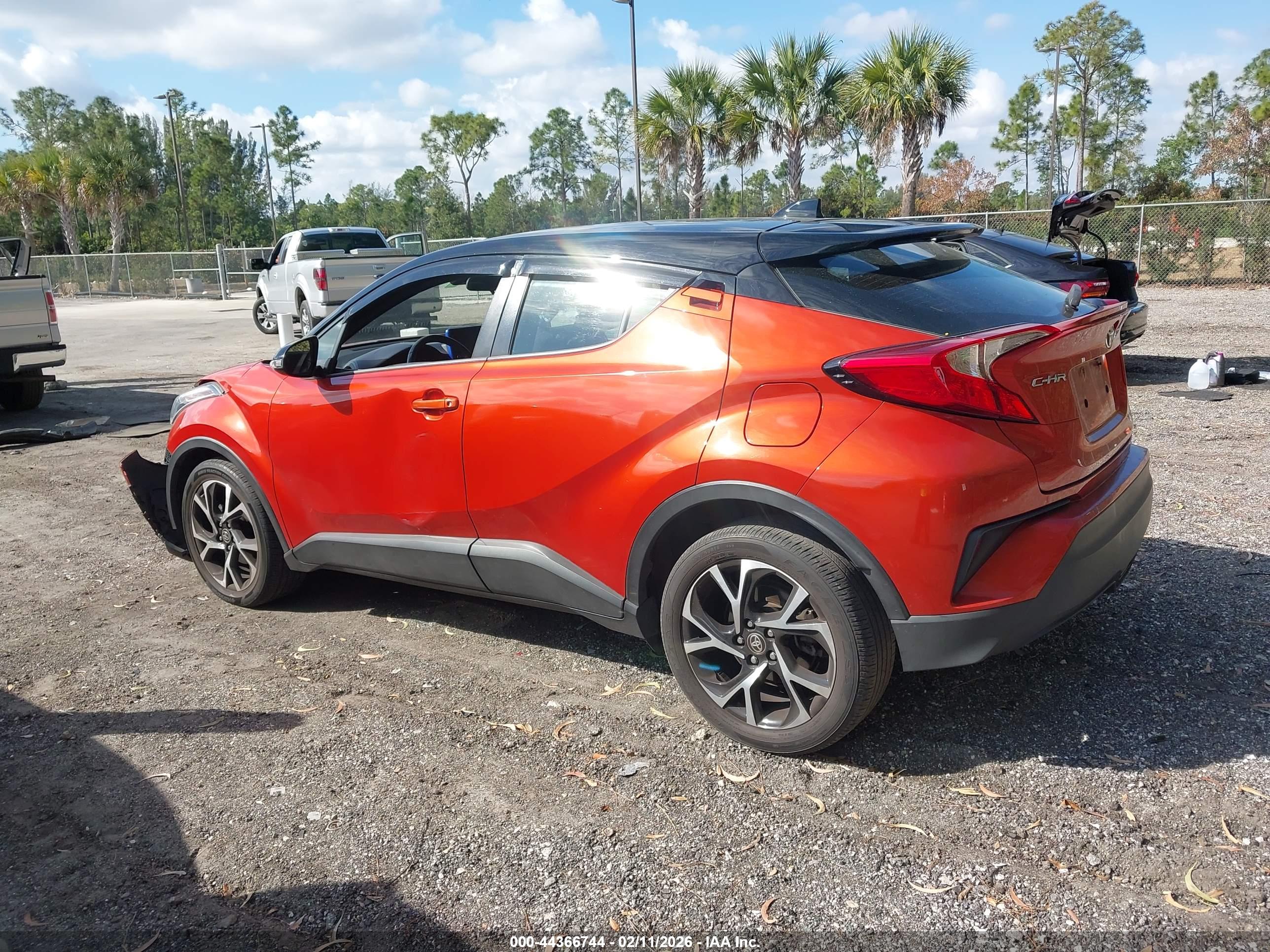 TOYOTA C-HR image 3