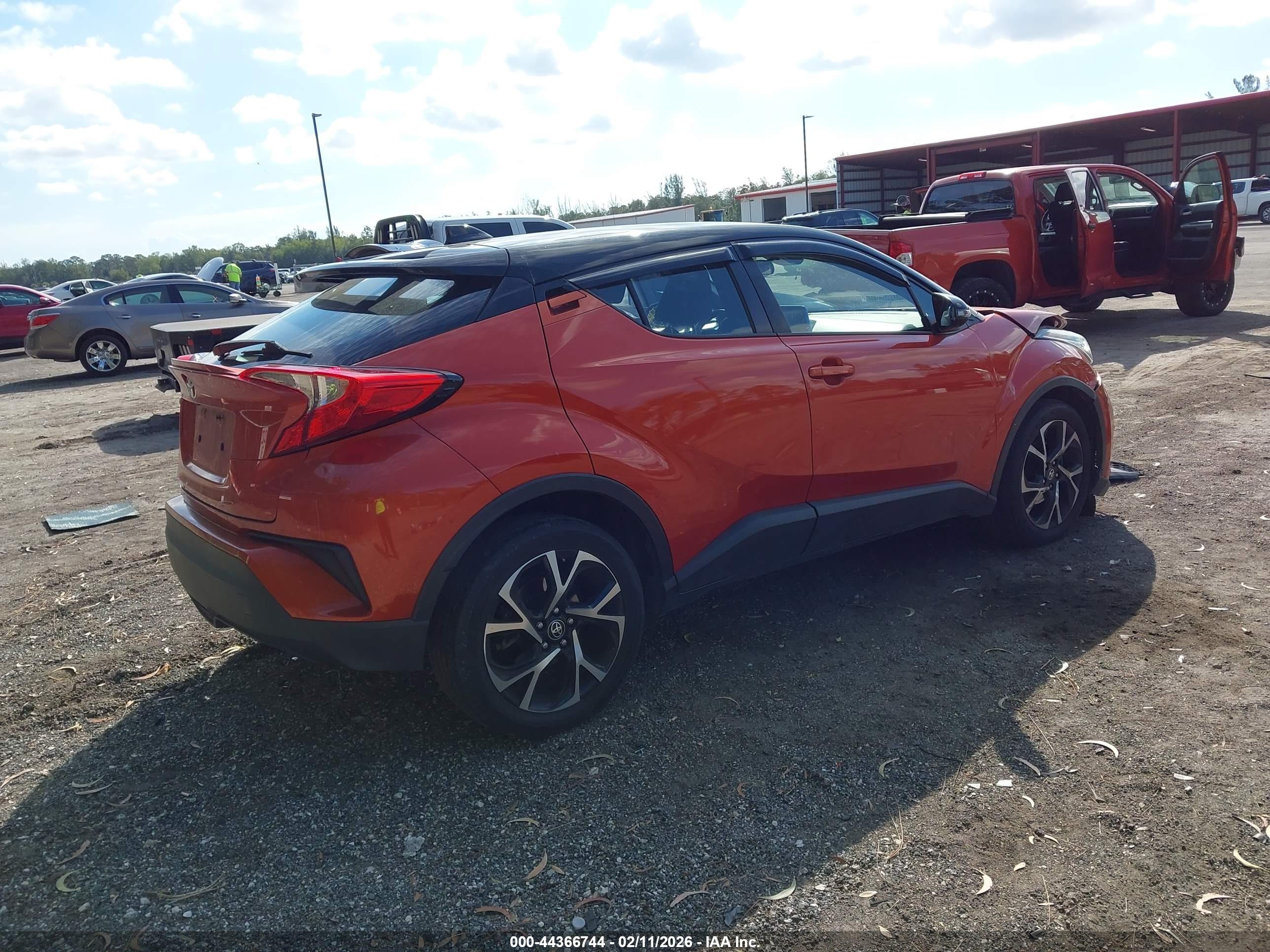 TOYOTA C-HR image 4