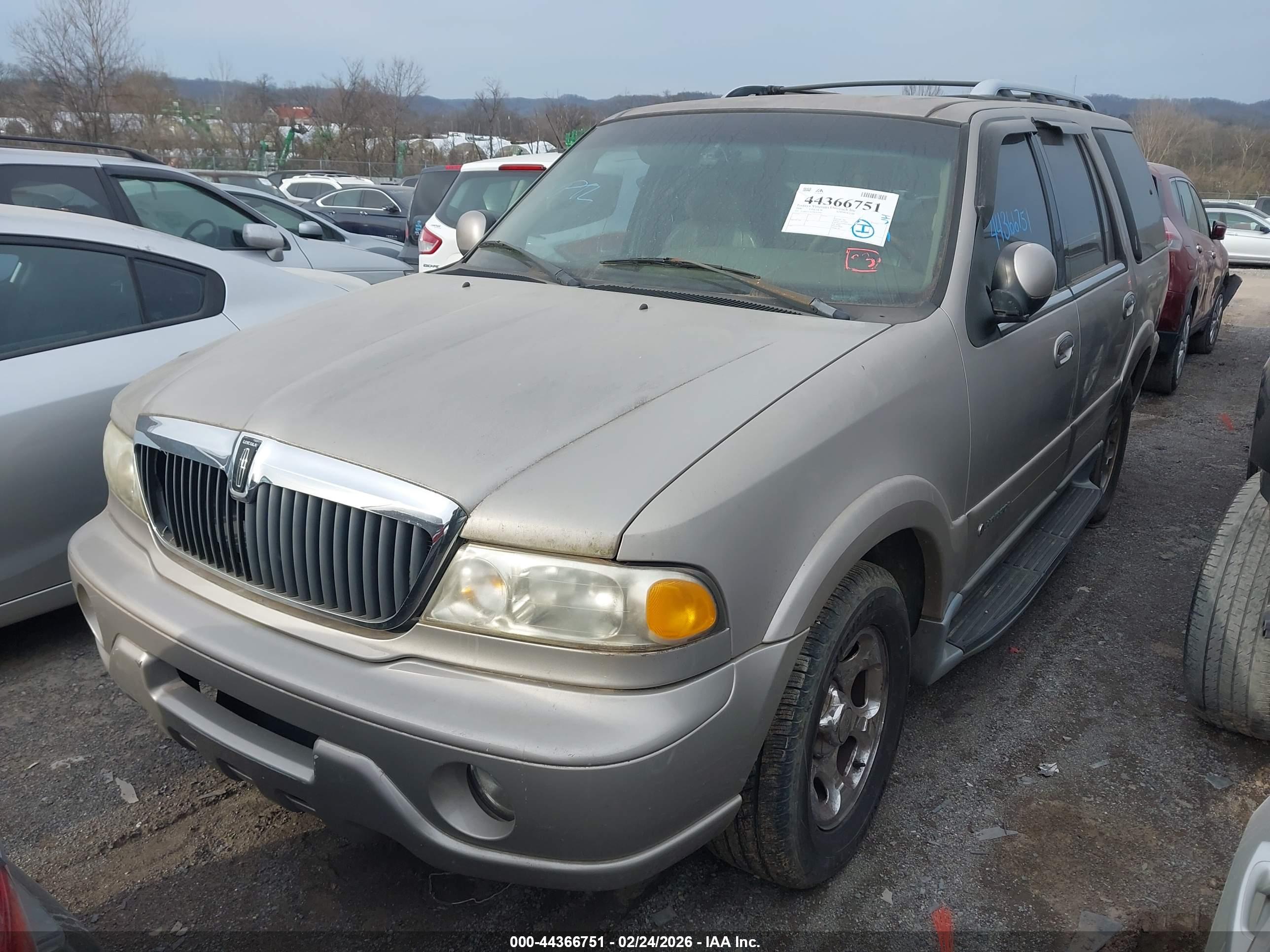 LINCOLN NAVIGATOR image 2
