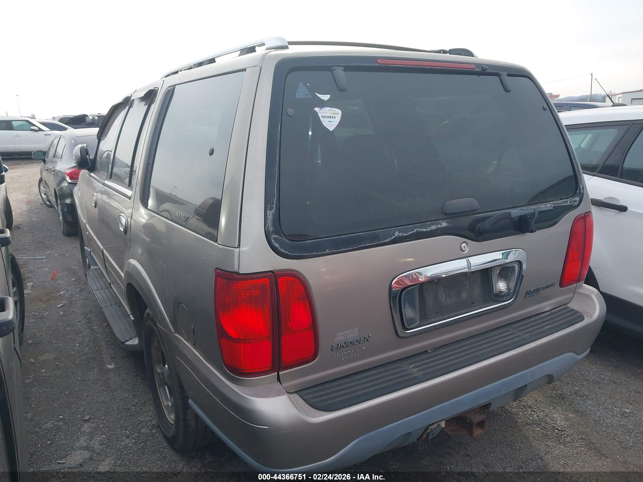 LINCOLN NAVIGATOR image 3
