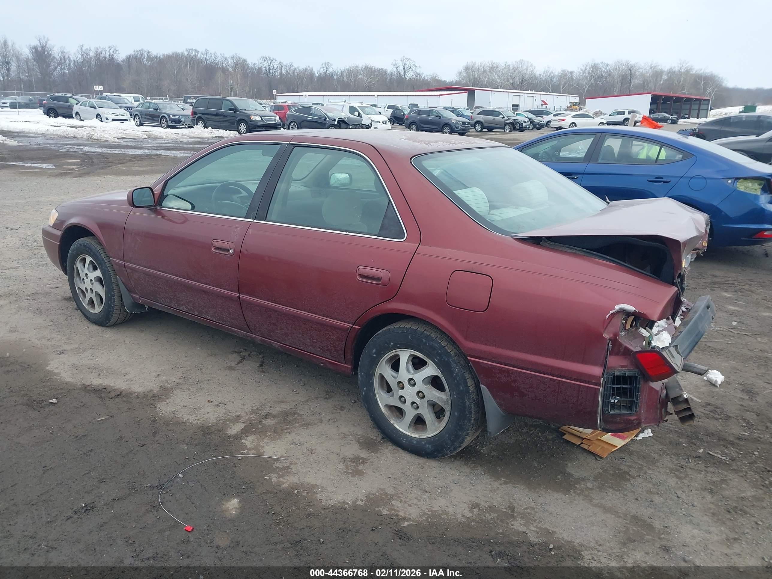 TOYOTA CAMRY image 3