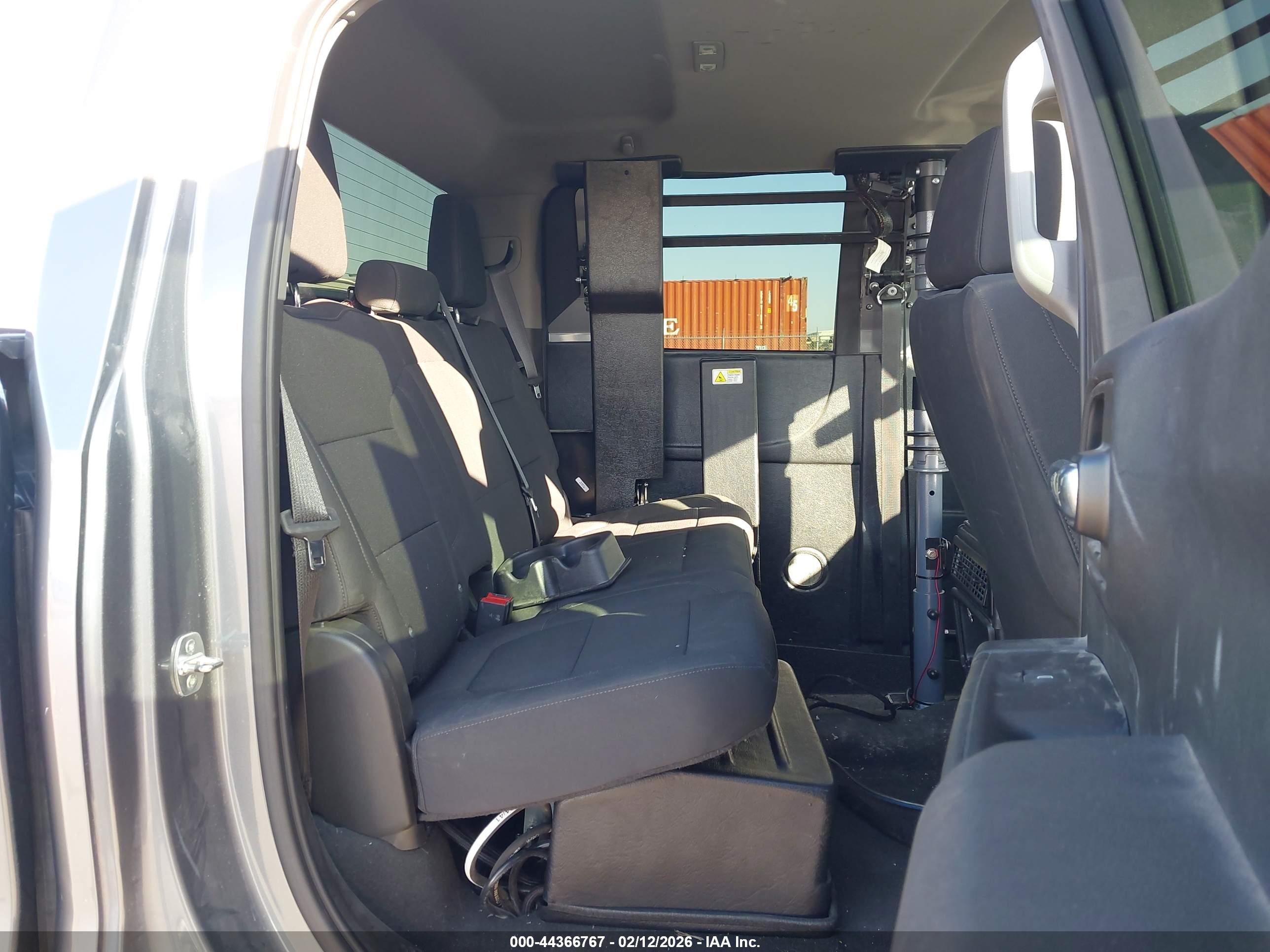 CHEVROLET SILVERADO image 8