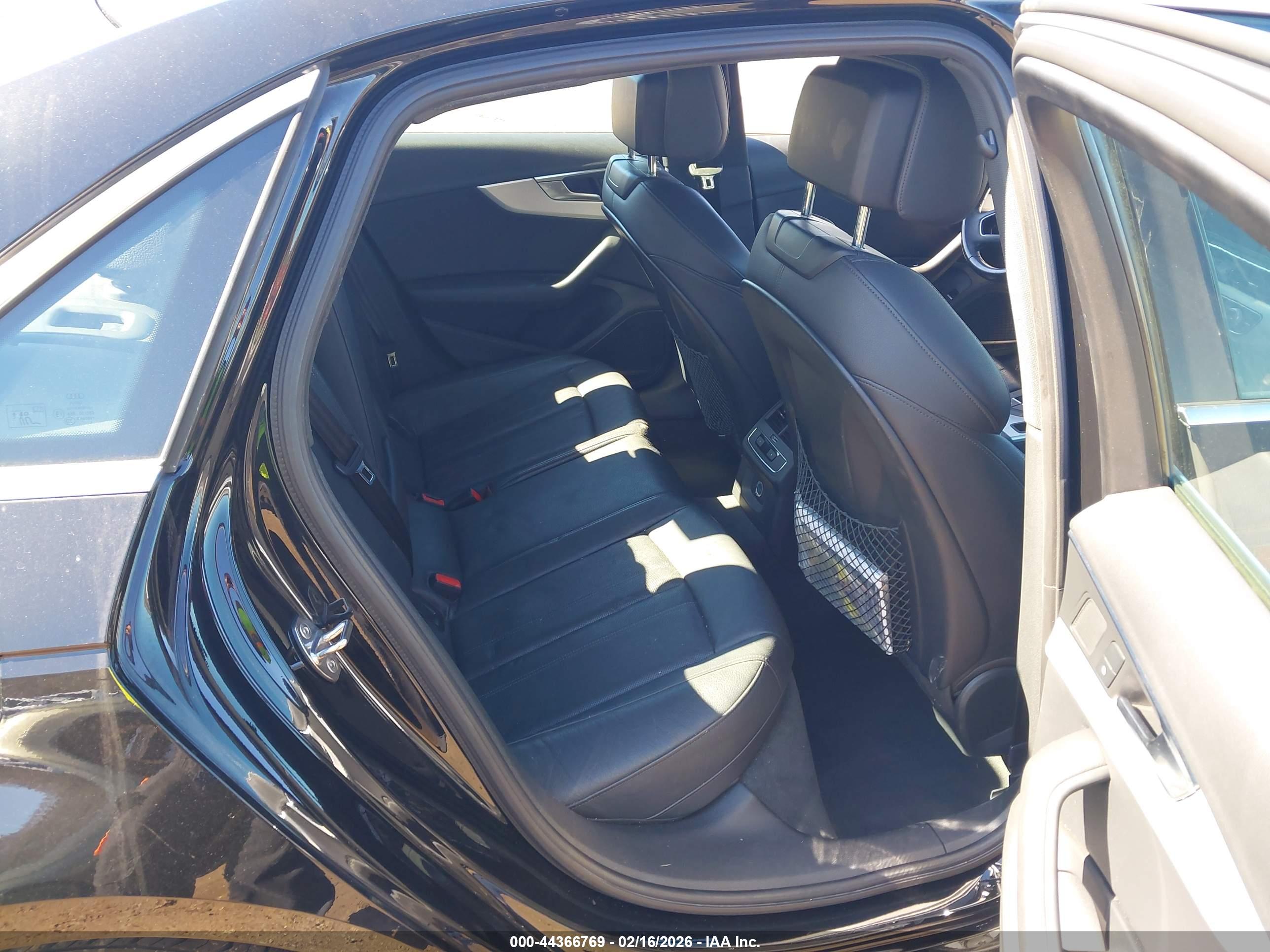 AUDI A4 image 8