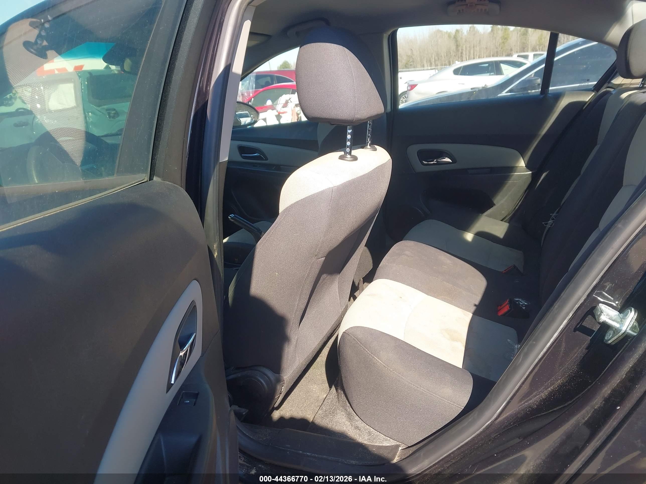 CHEVROLET CRUZE image 8