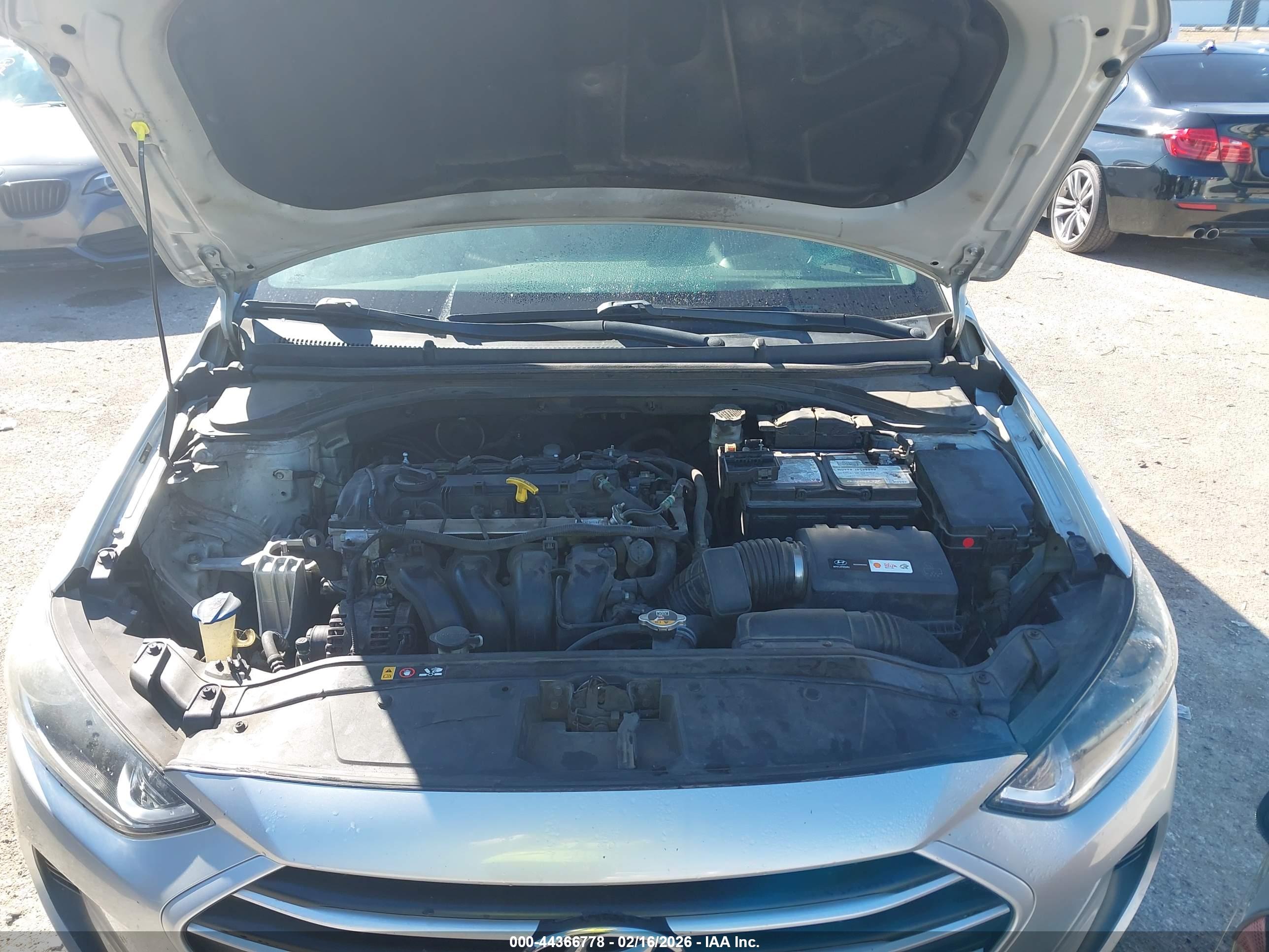 HYUNDAI ELANTRA image 10