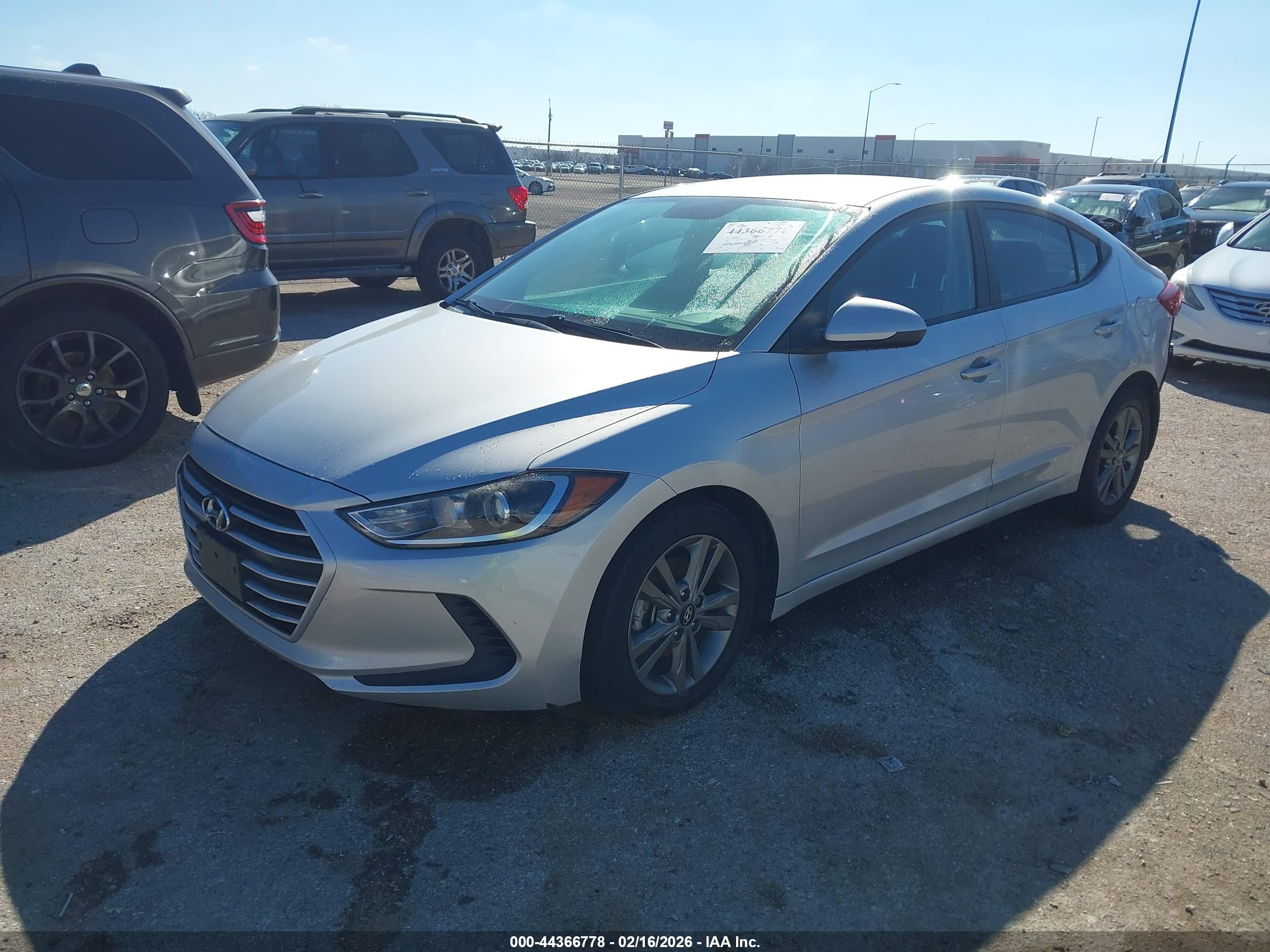 HYUNDAI ELANTRA image 2
