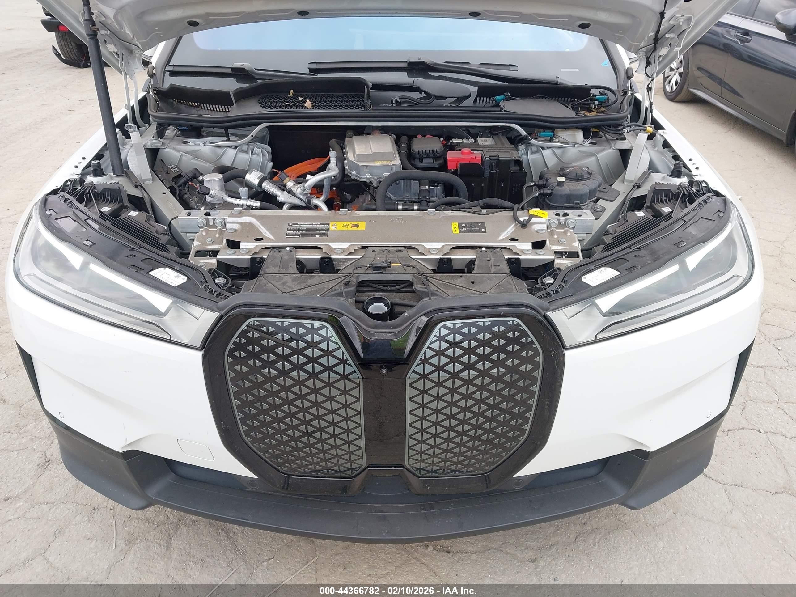 BMW IX image 10