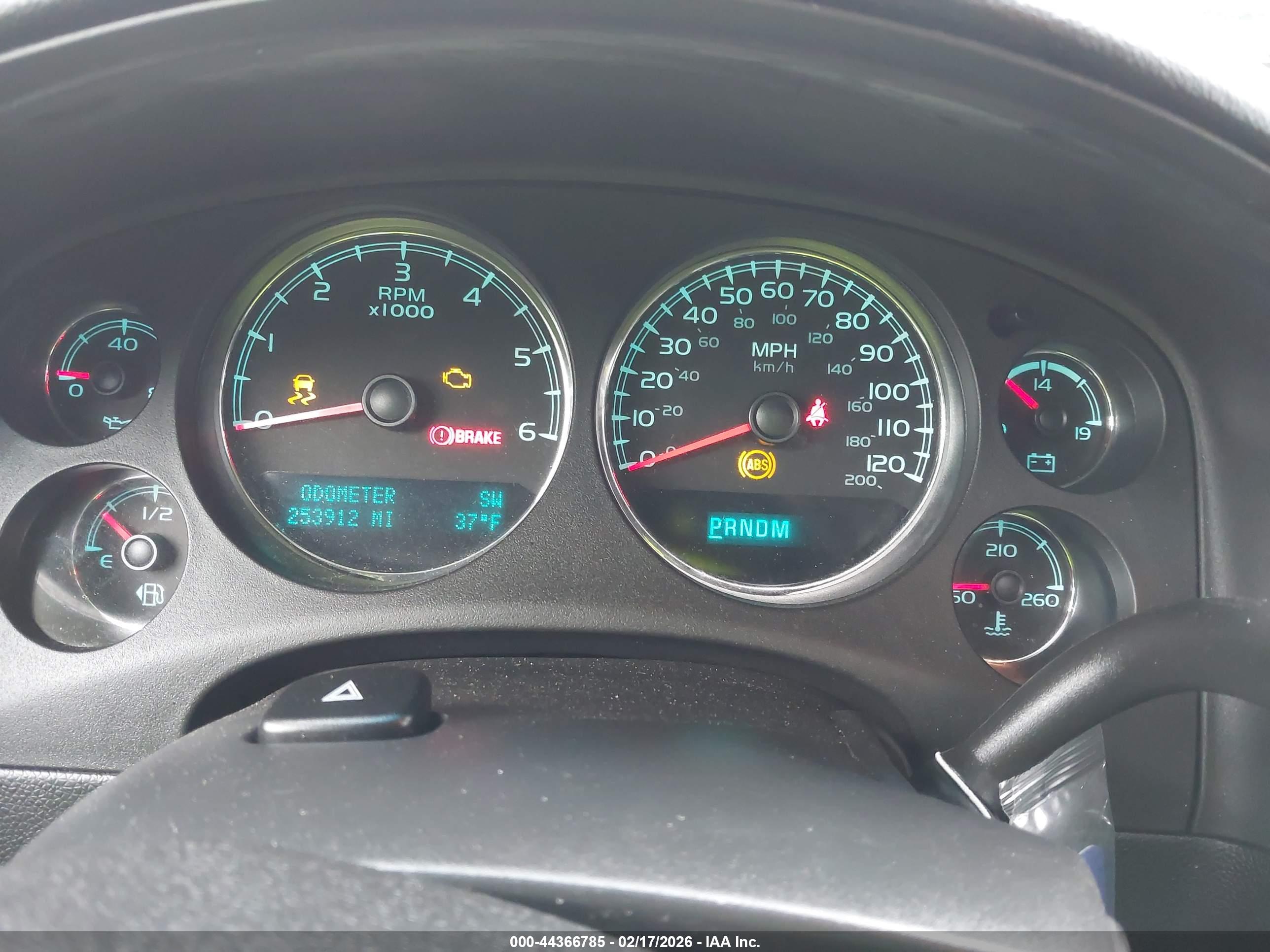 CHEVROLET SUBURBAN image 7