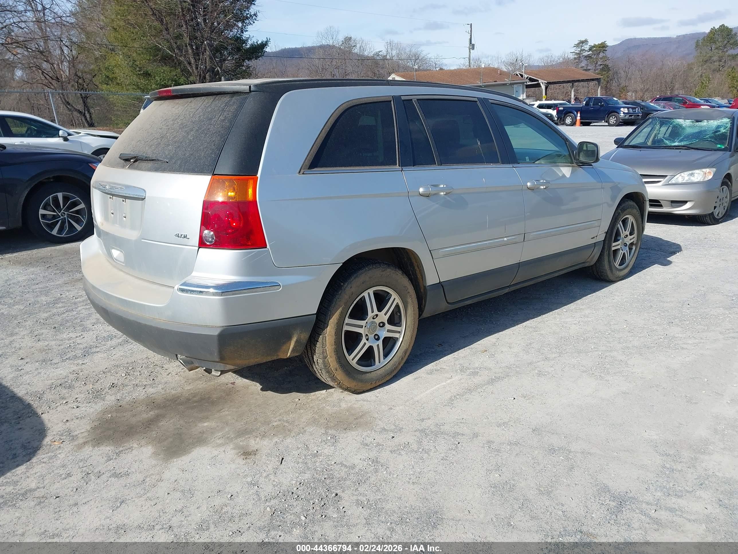 CHRYSLER PACIFICA image 4