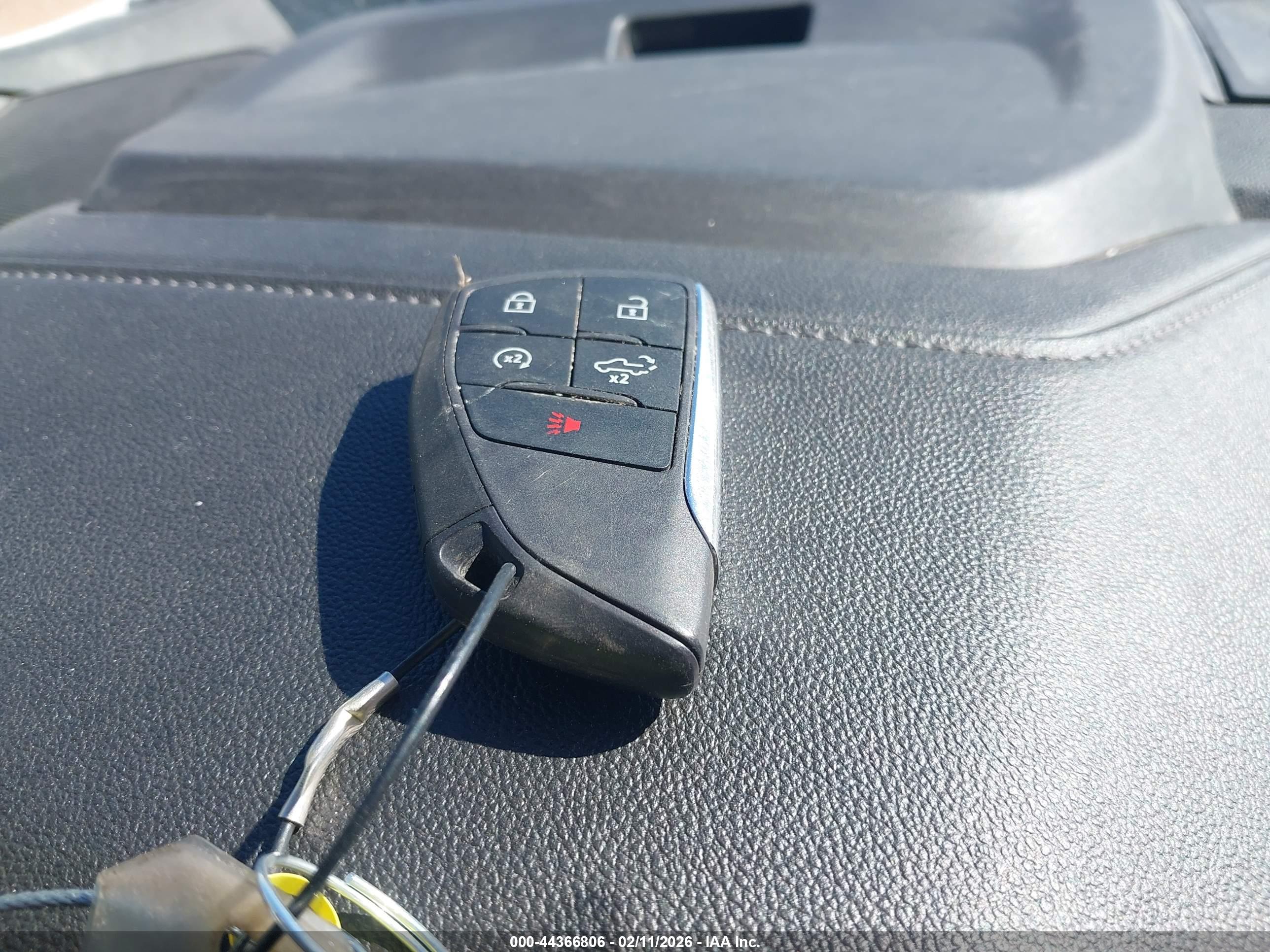 CHEVROLET SILVERADO image 11
