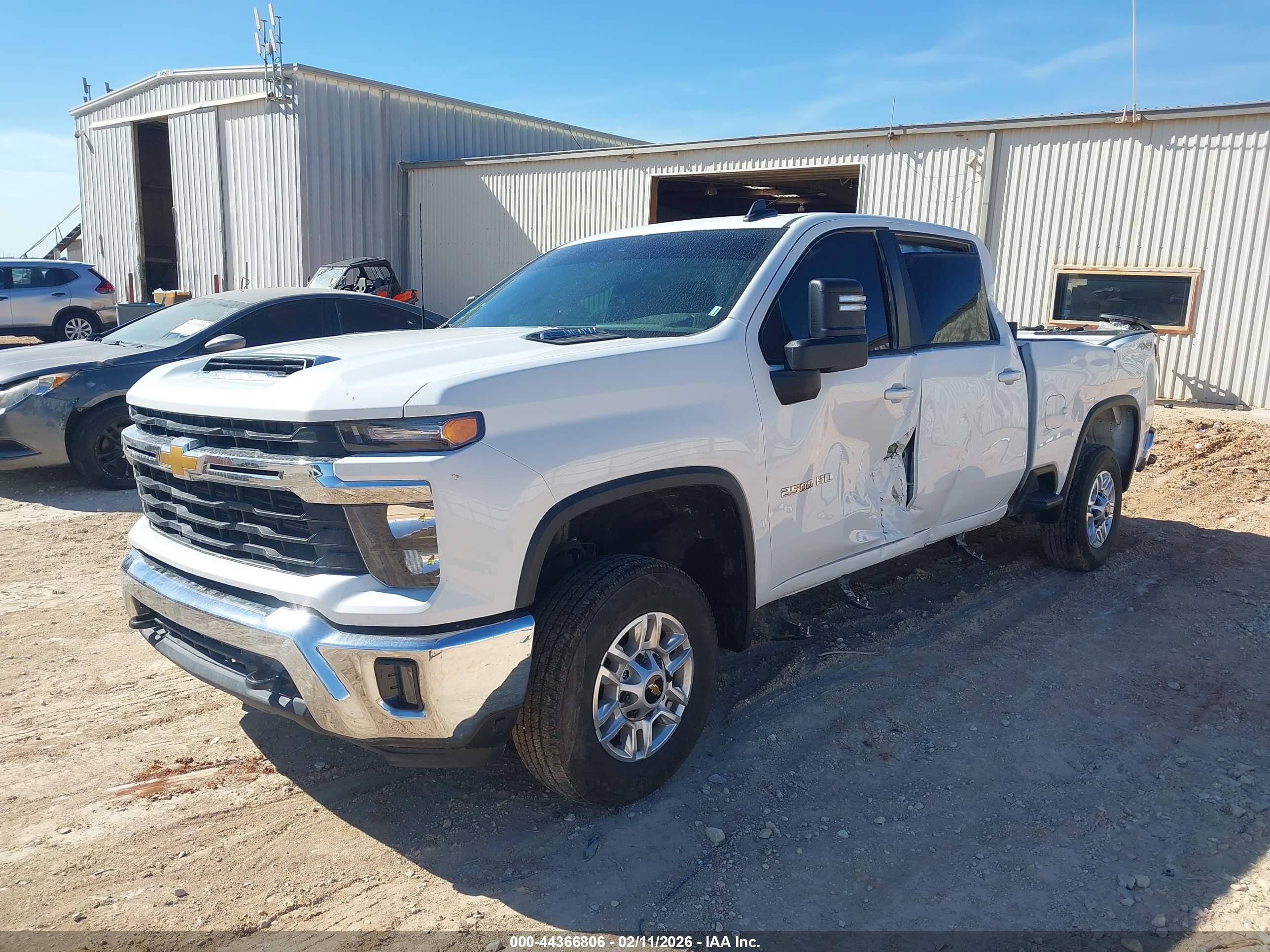 CHEVROLET SILVERADO image 2
