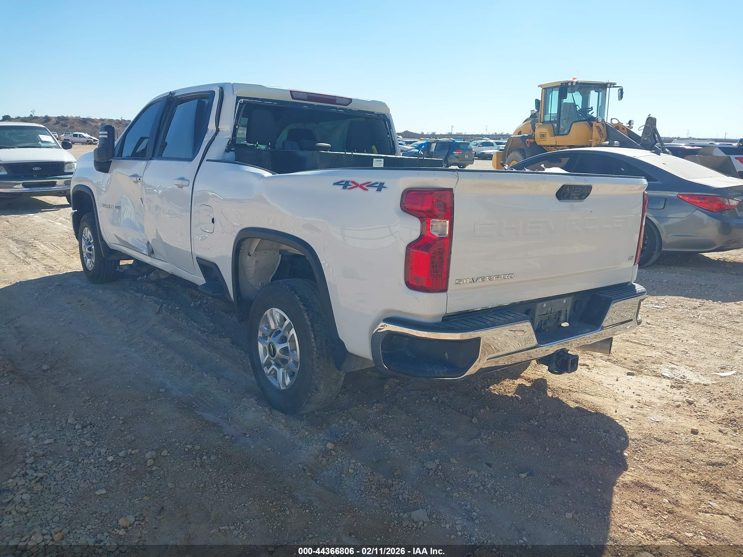CHEVROLET SILVERADO image 3