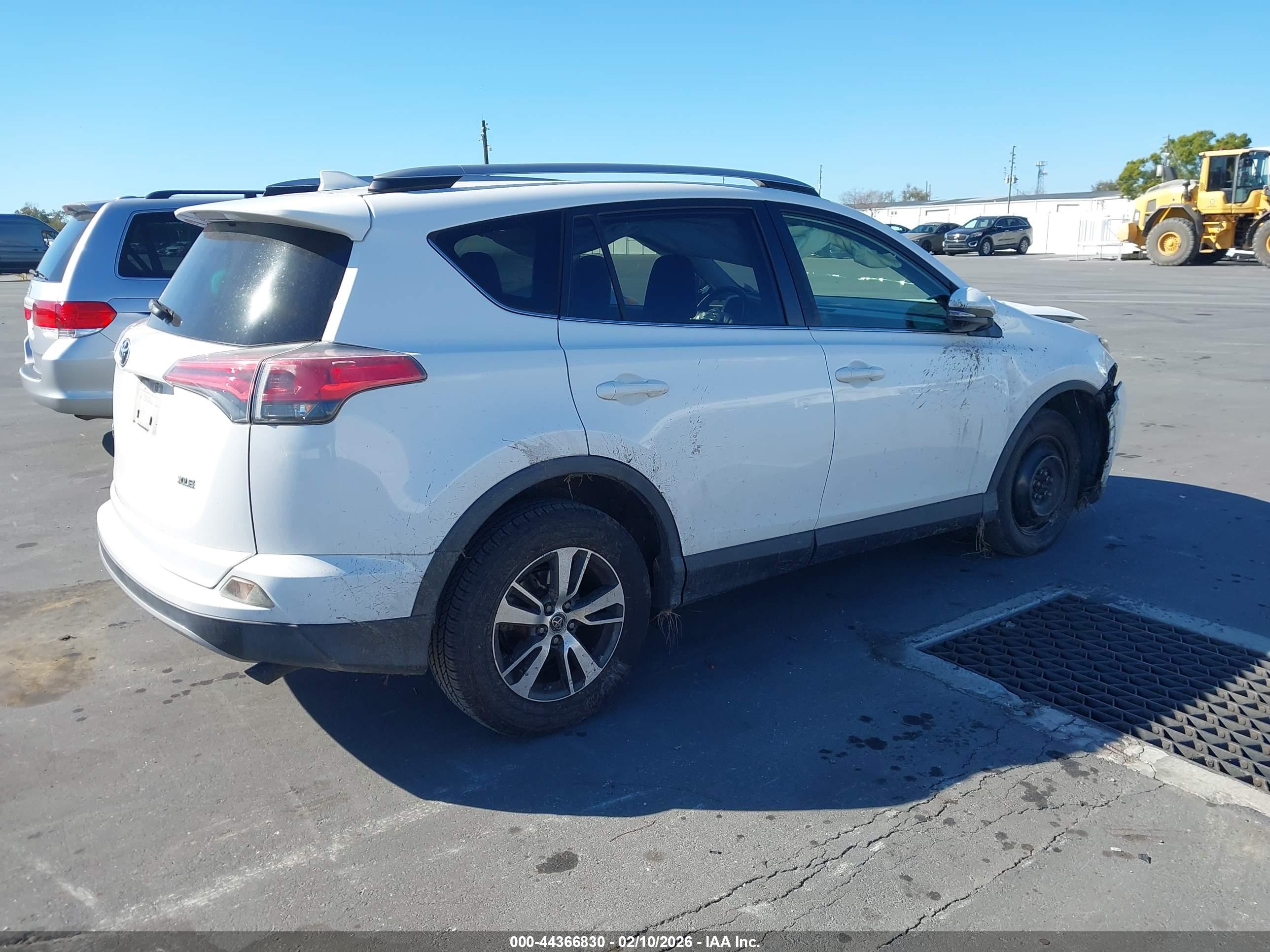 TOYOTA RAV4 image 4
