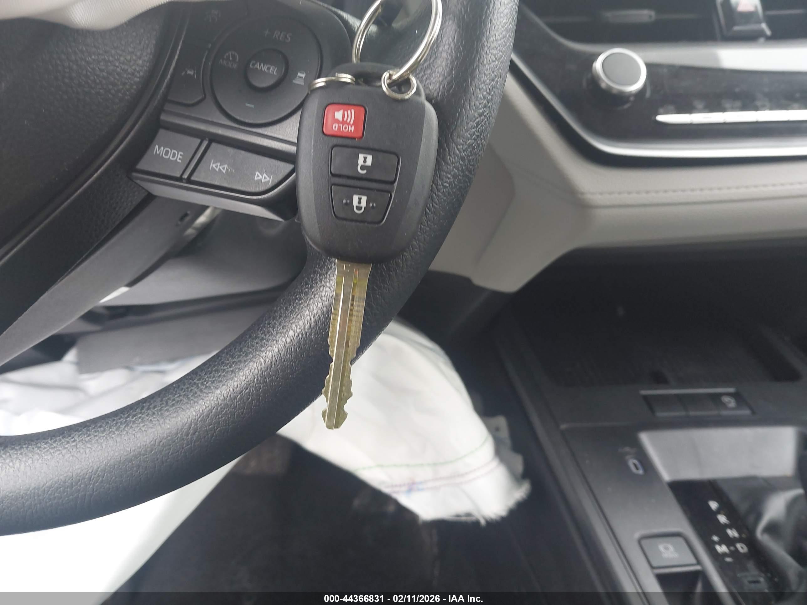 TOYOTA COROLLA image 11