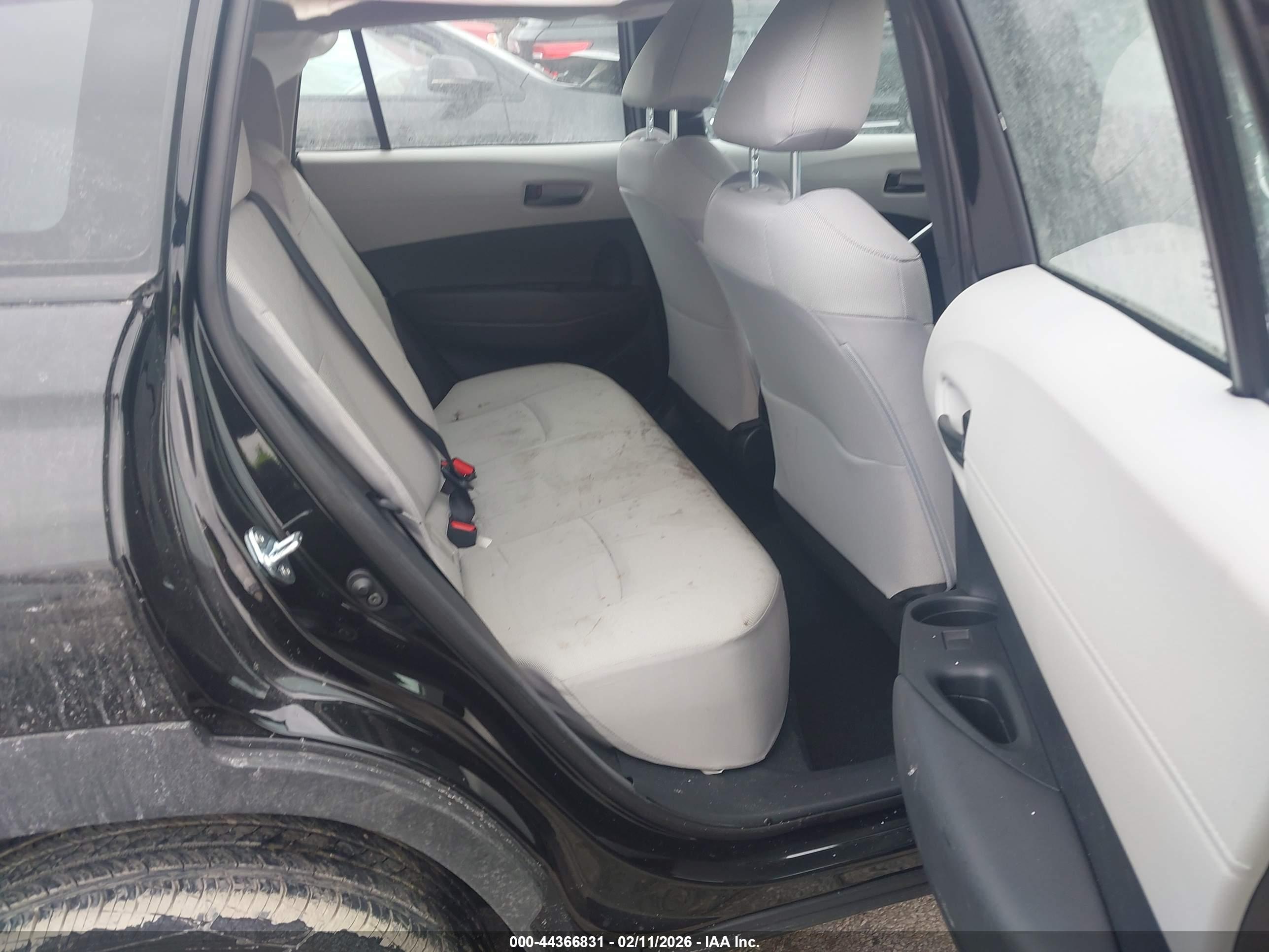TOYOTA COROLLA image 8