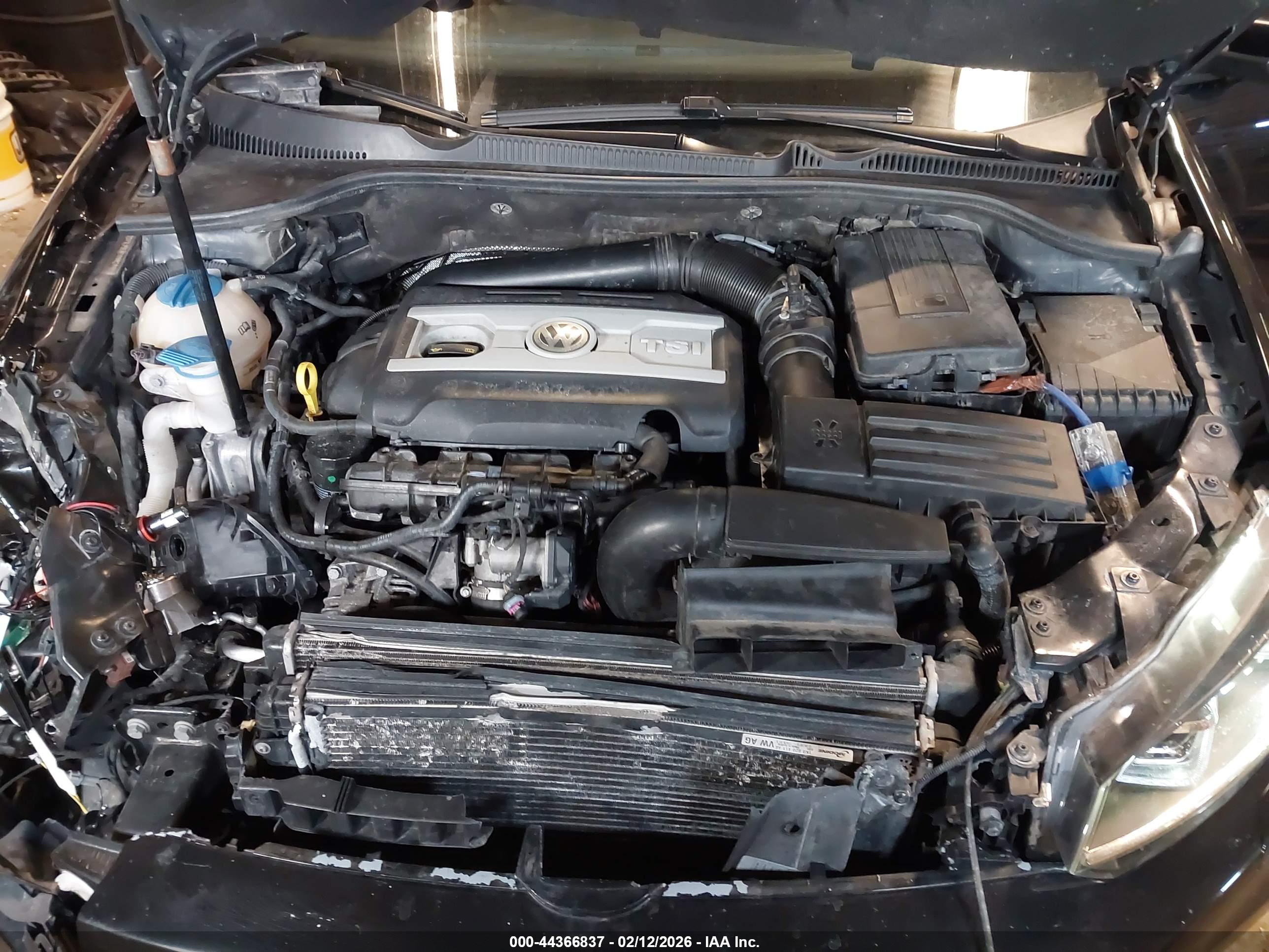 VOLKSWAGEN GTI image 10