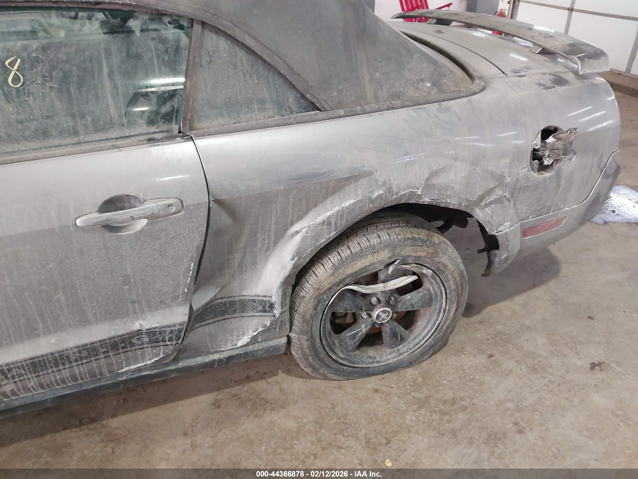 FORD MUSTANG image 6