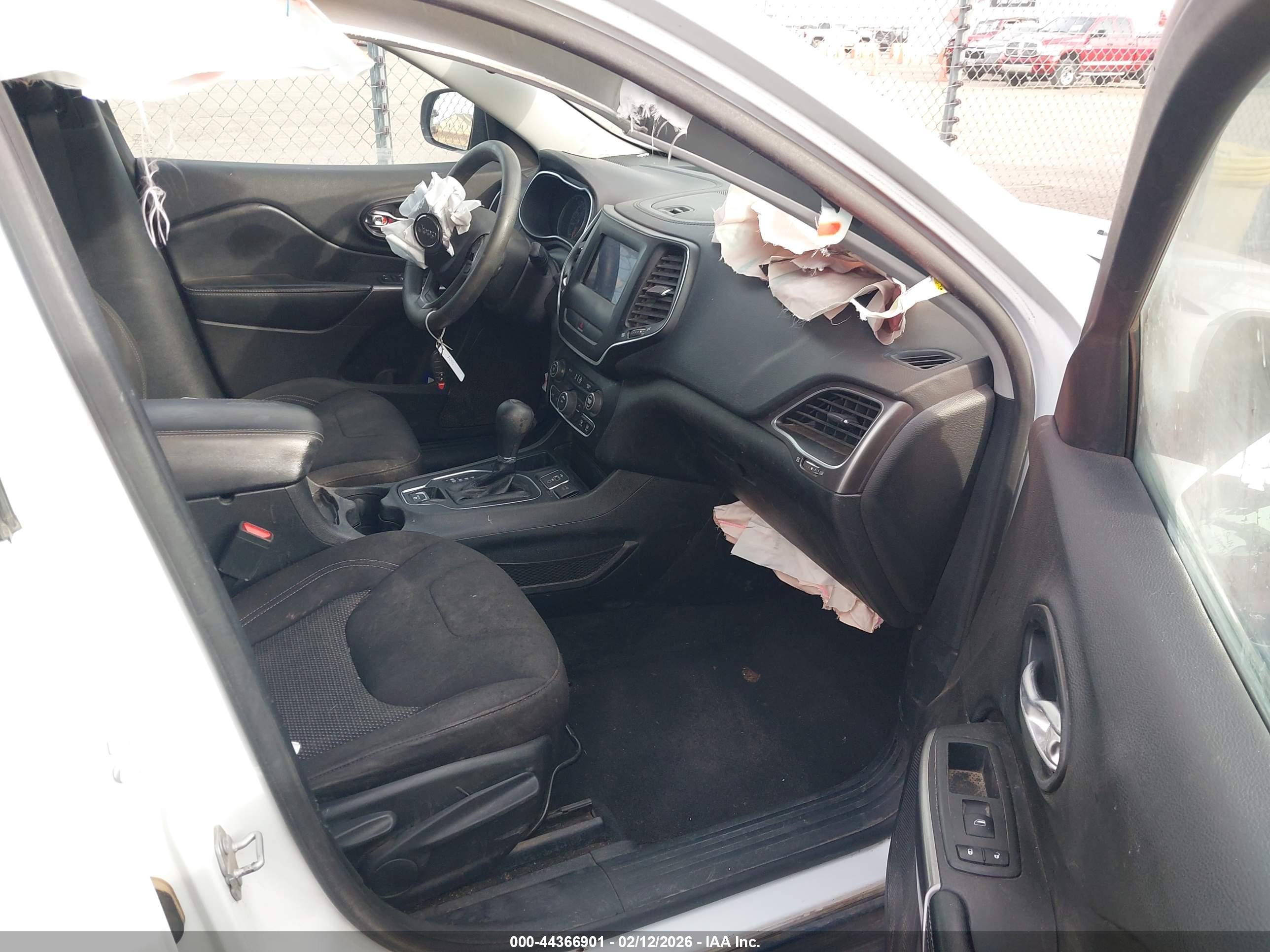 JEEP CHEROKEE image 5