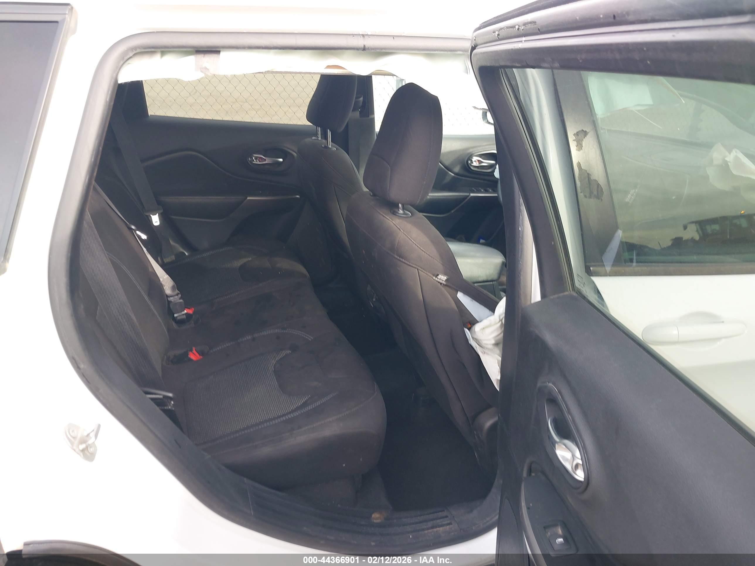 JEEP CHEROKEE image 8
