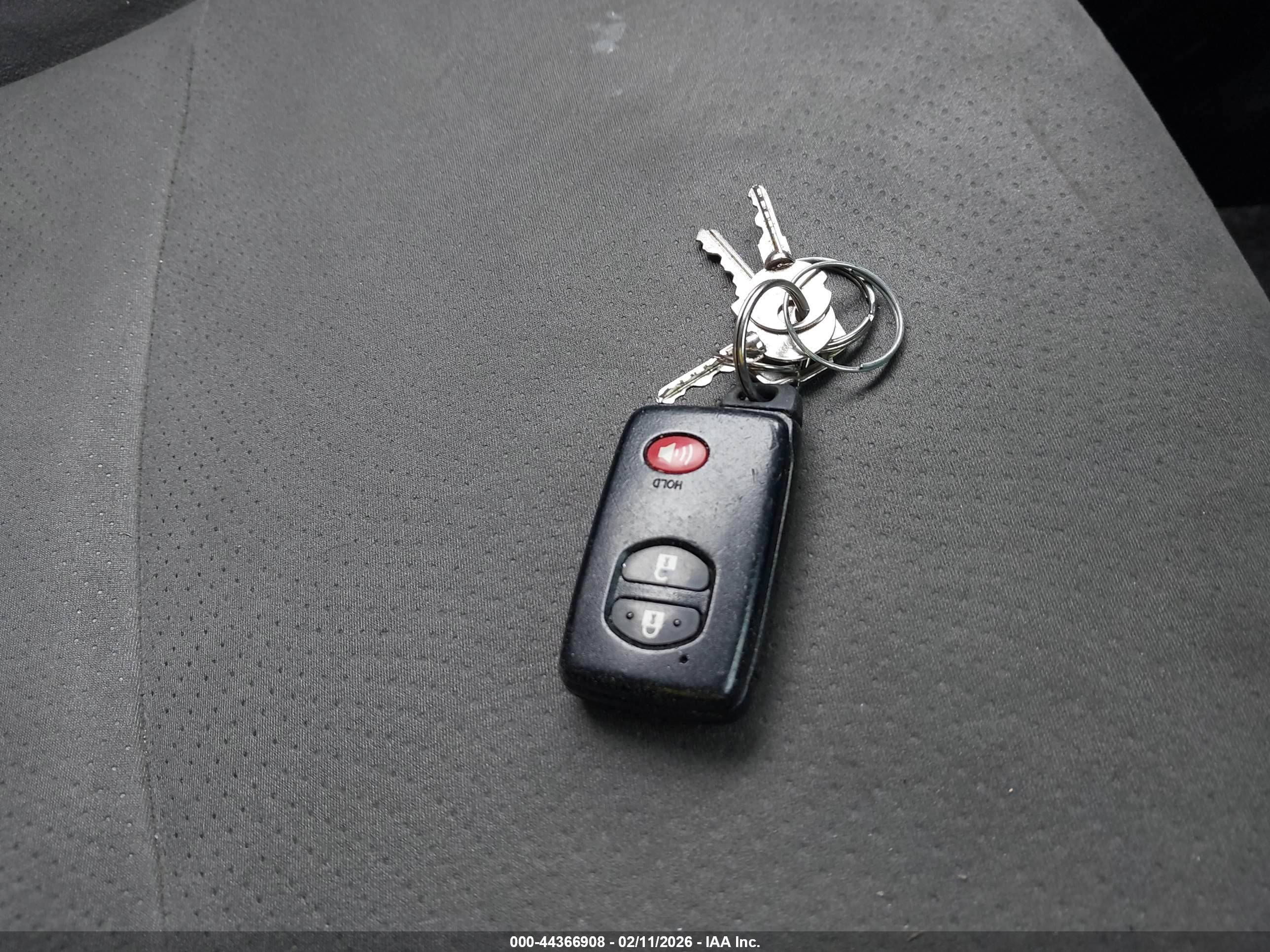 TOYOTA PRIUS image 11