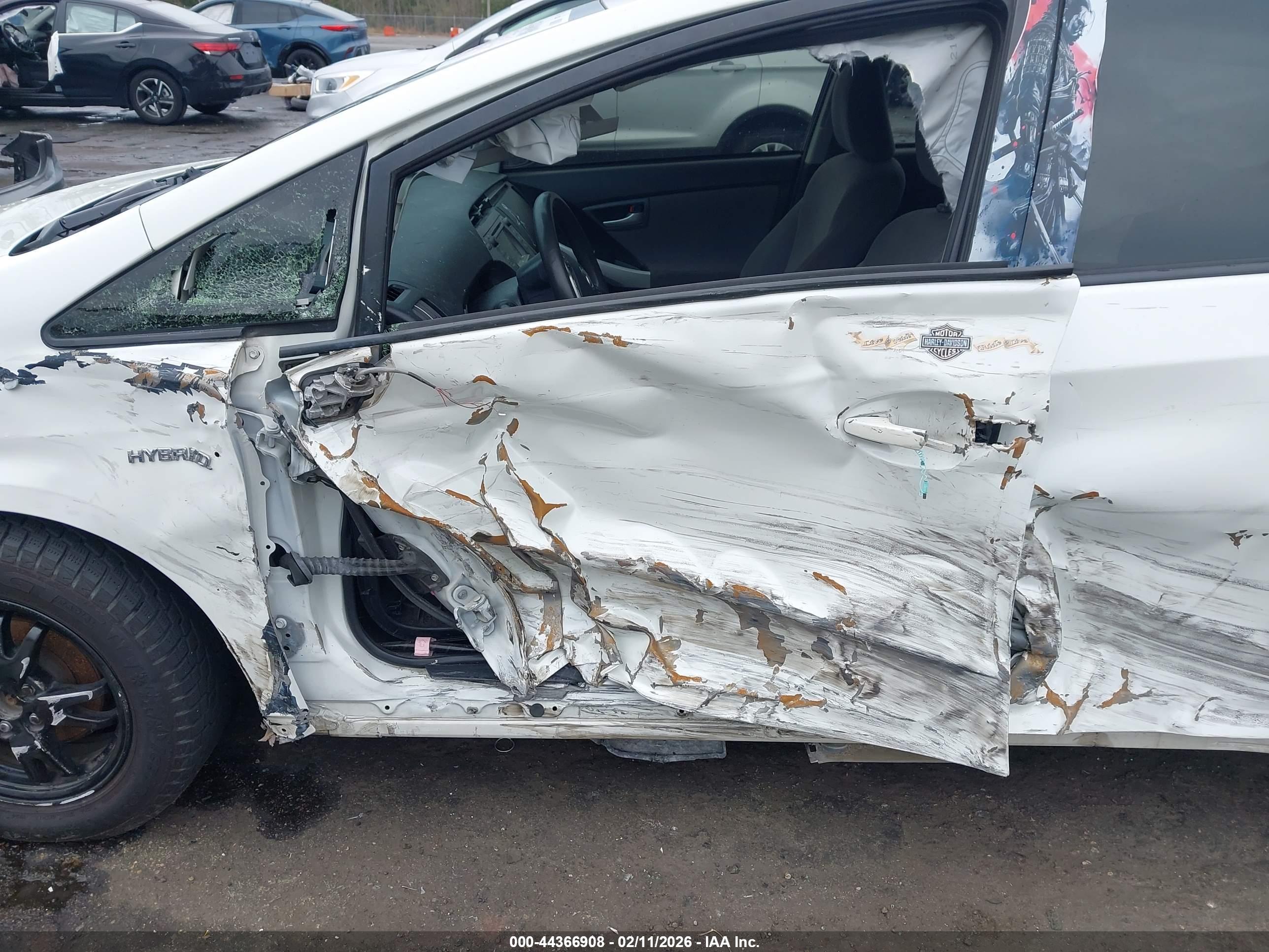 TOYOTA PRIUS image 6