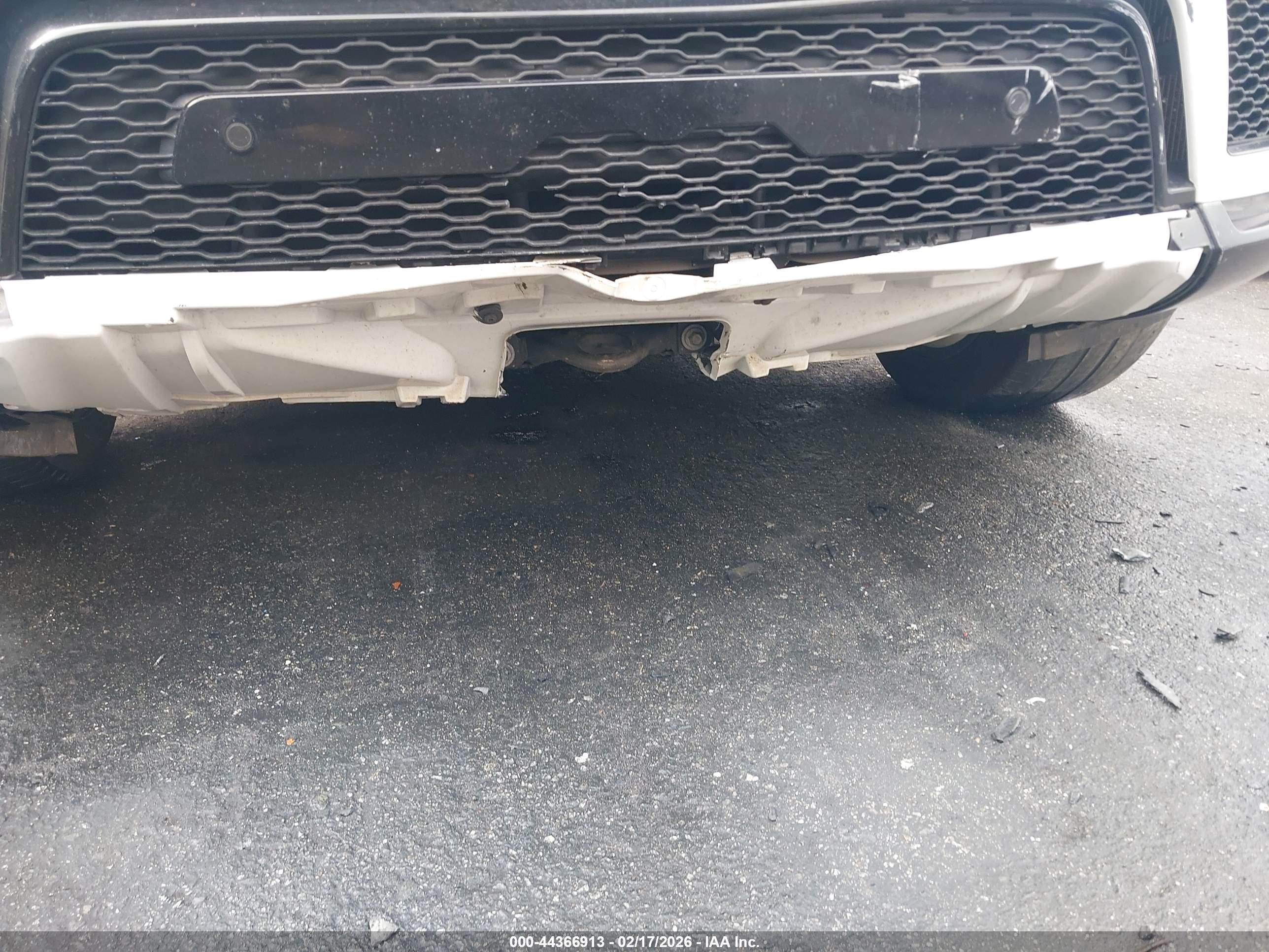 LAND ROVER image 6