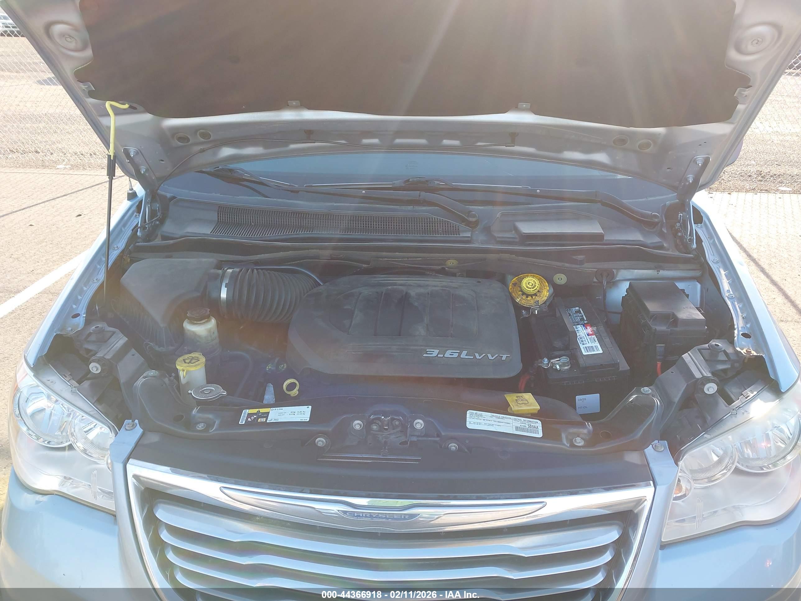 CHRYSLER TOWN image 10