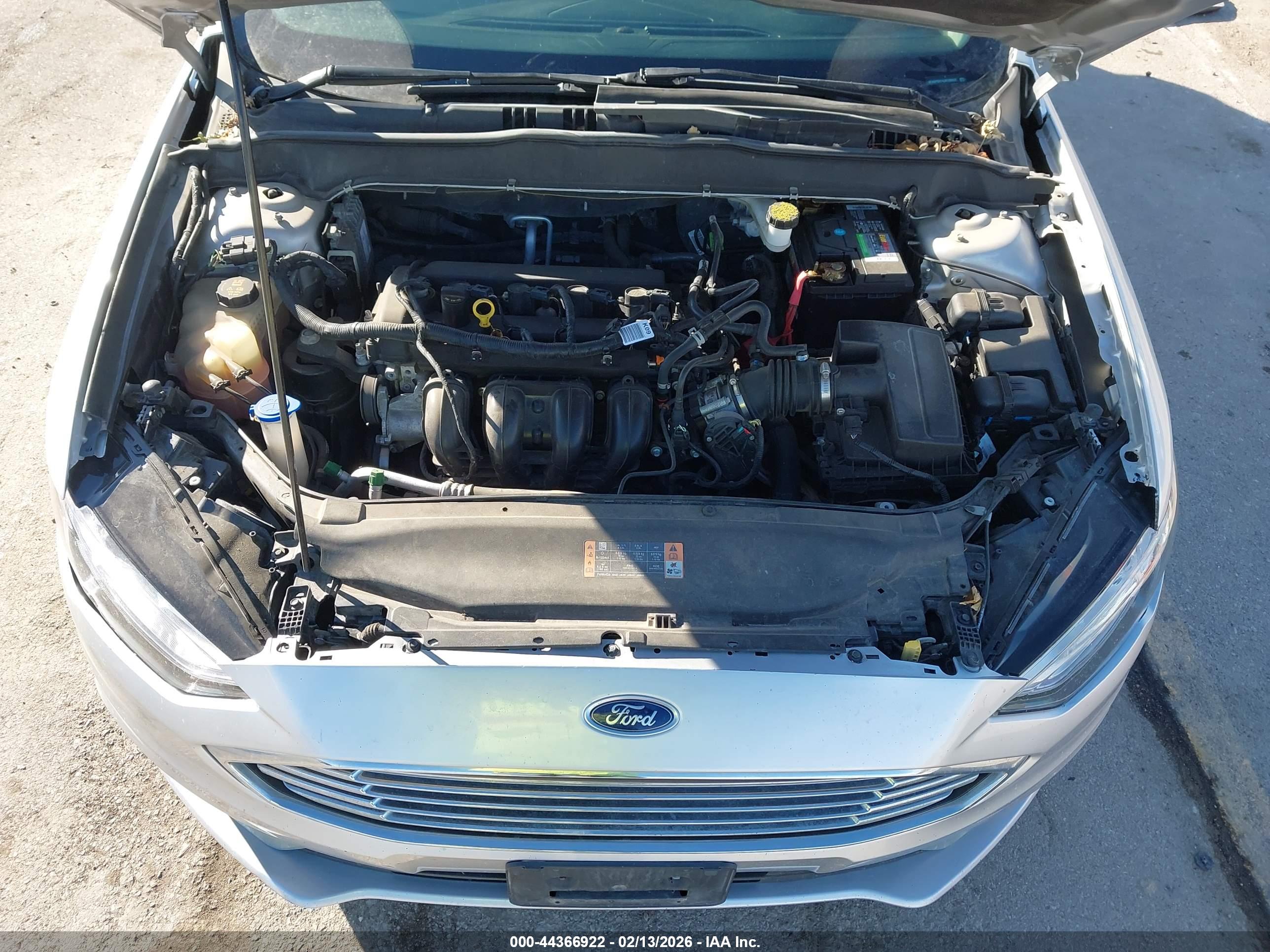 FORD FUSION image 10
