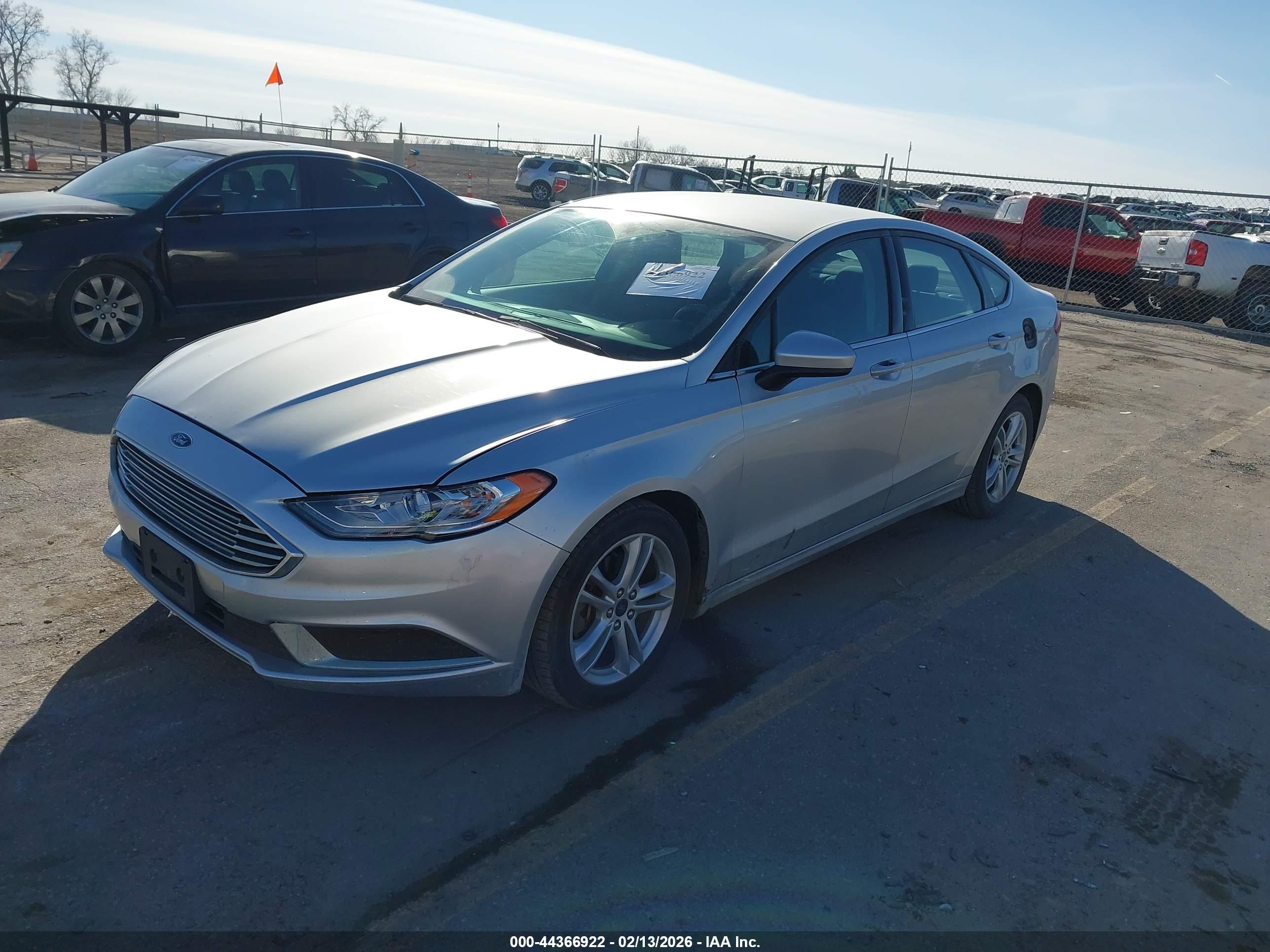 FORD FUSION image 2