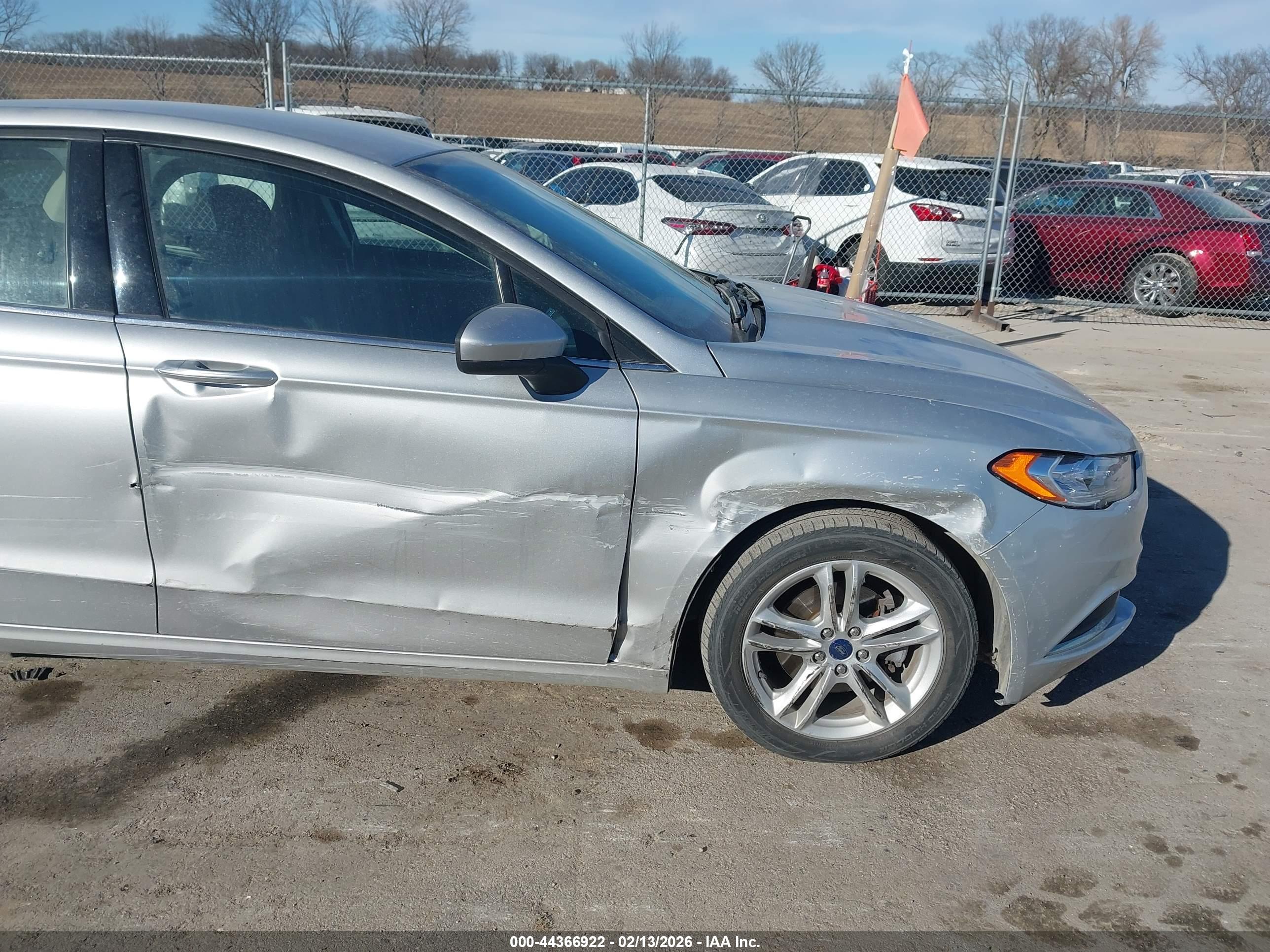 FORD FUSION image 6
