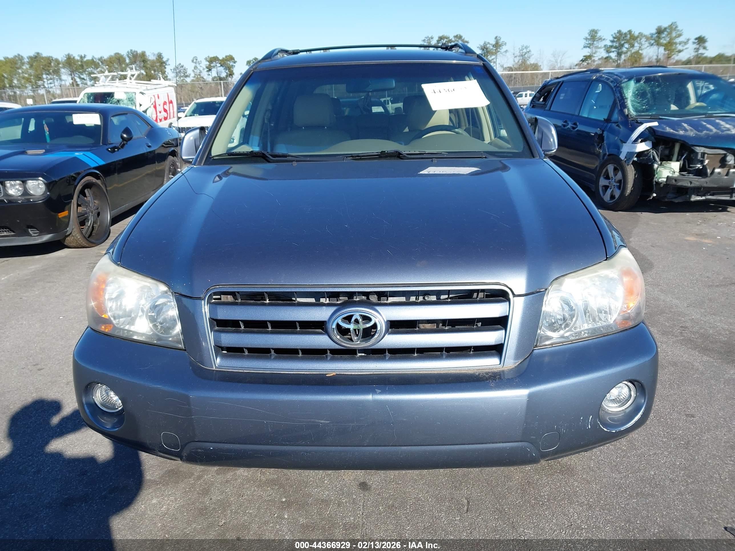 TOYOTA HIGHLANDER image 6