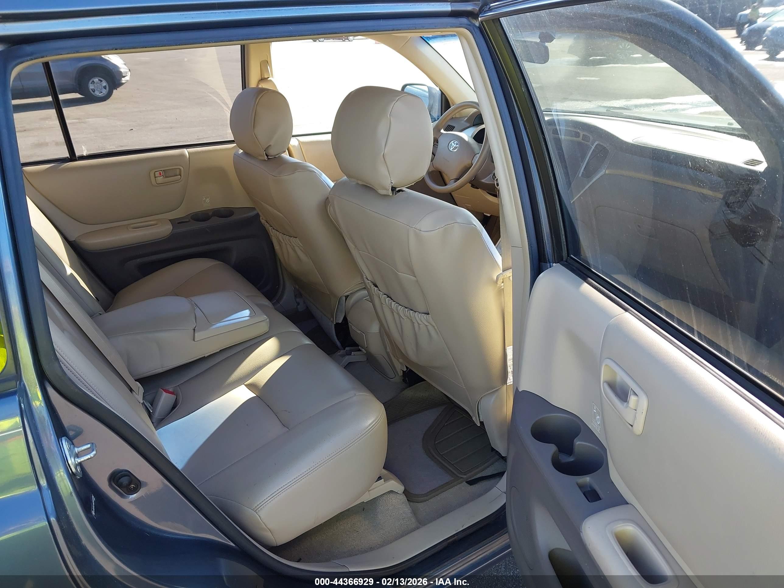 TOYOTA HIGHLANDER image 8