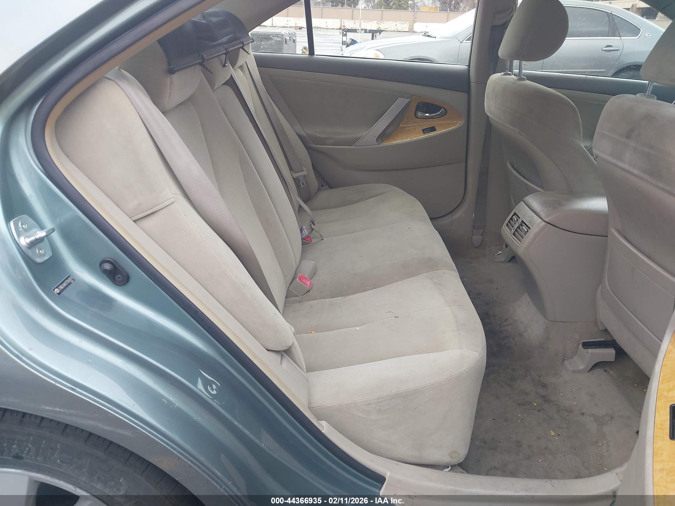 TOYOTA CAMRY image 8