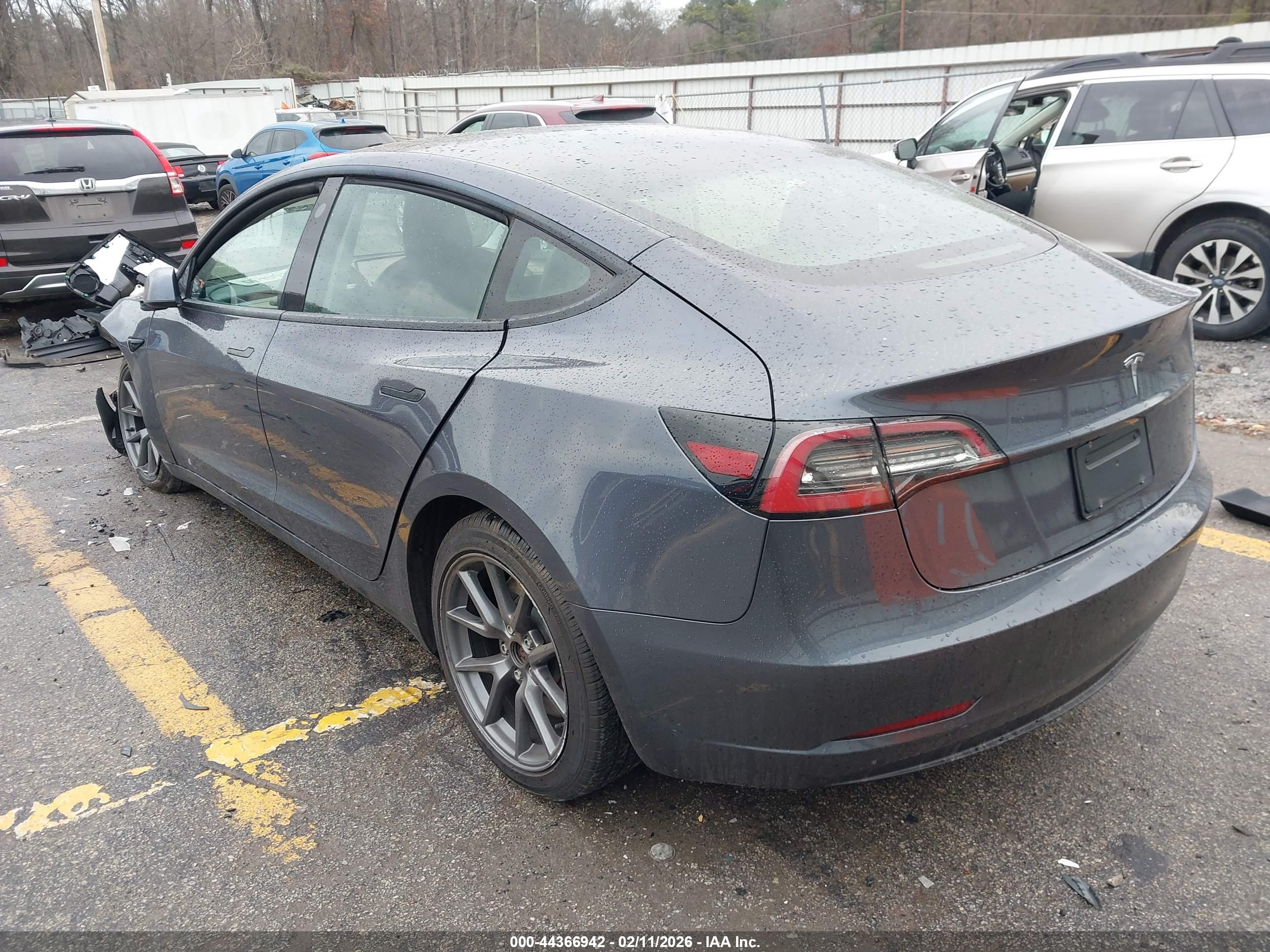 TESLA MODEL image 3