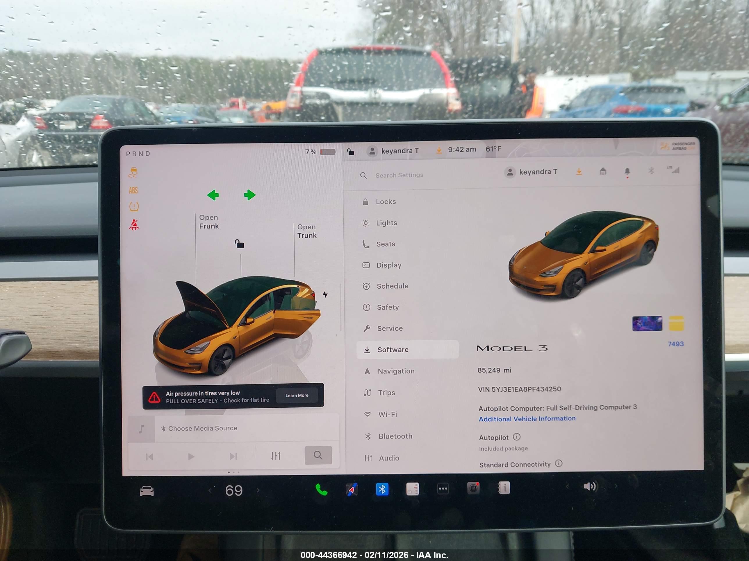 TESLA MODEL image 7