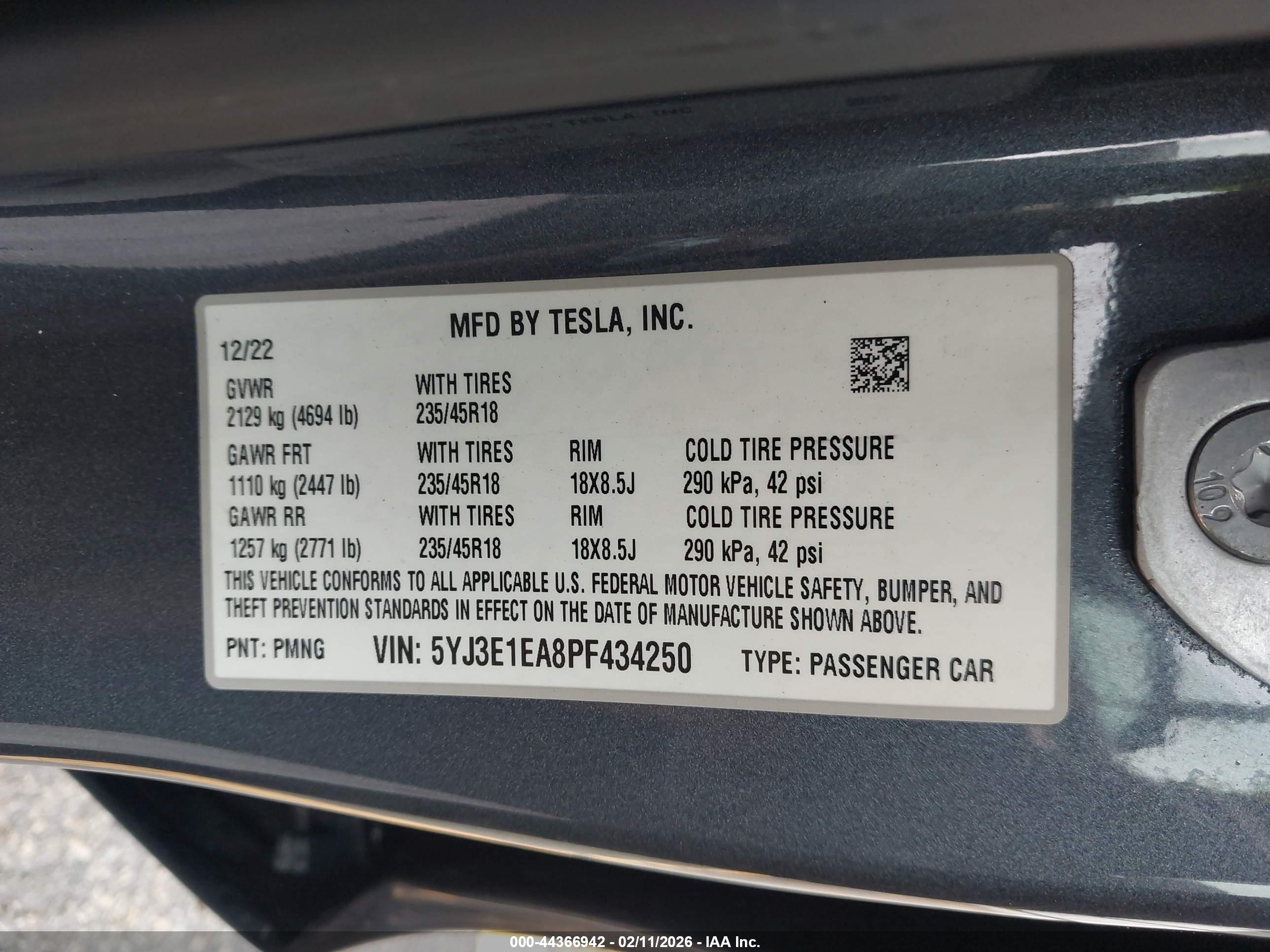 TESLA MODEL image 9