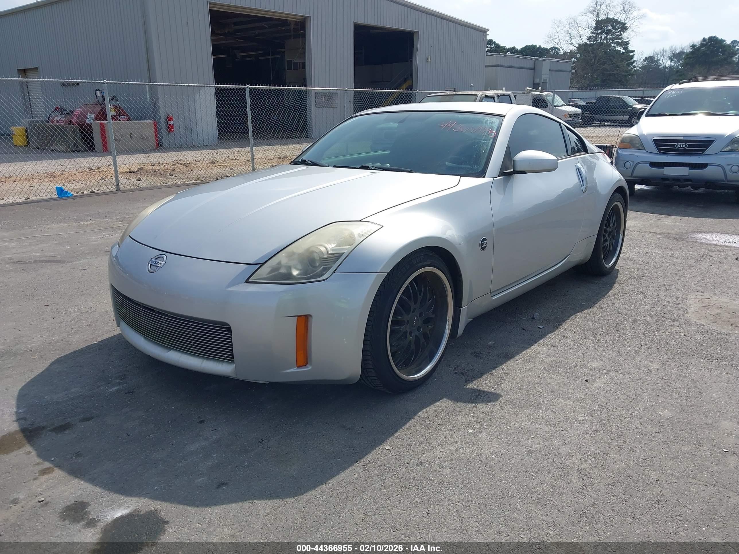 NISSAN 350Z image 2