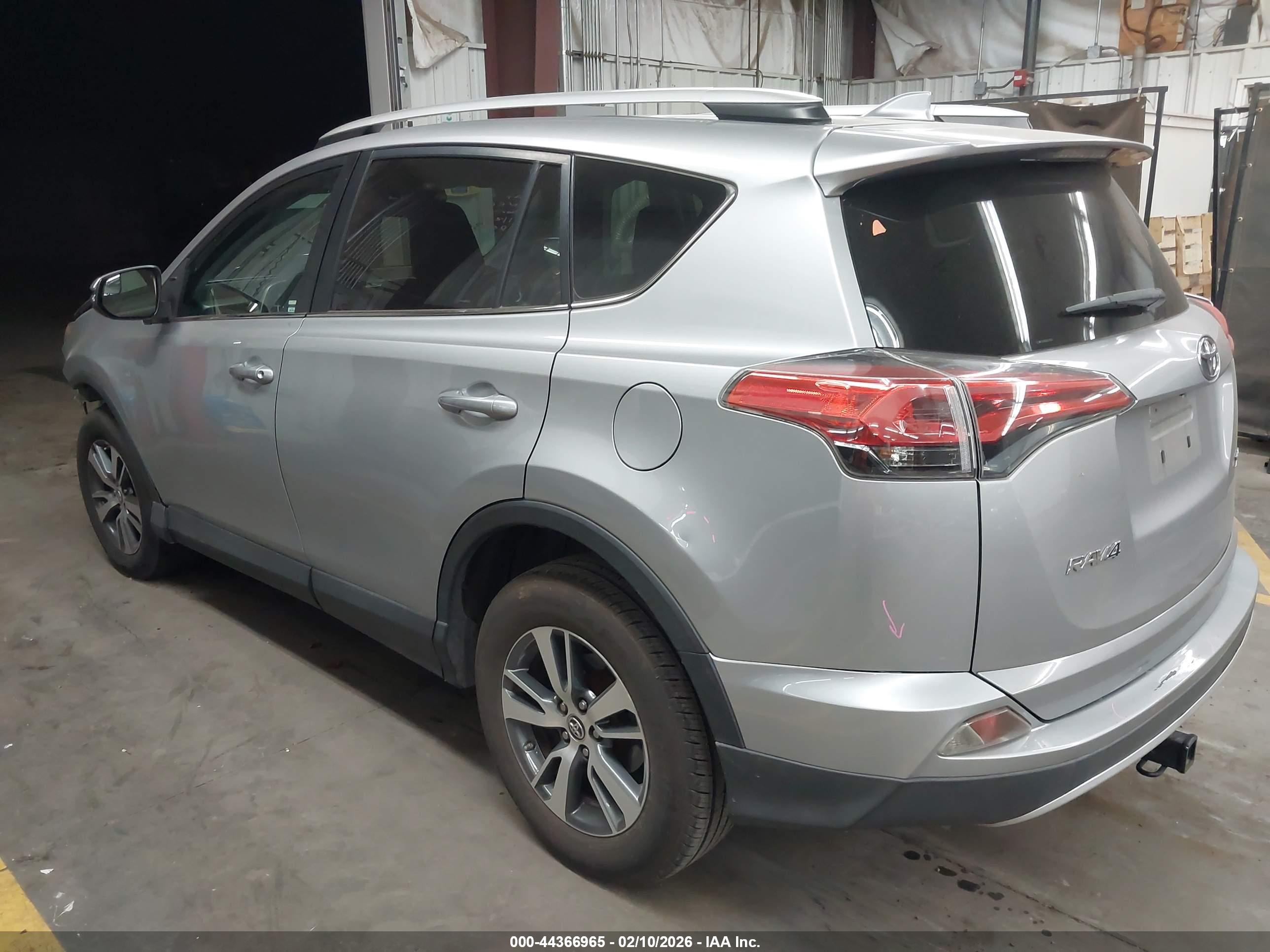 TOYOTA RAV4 image 3