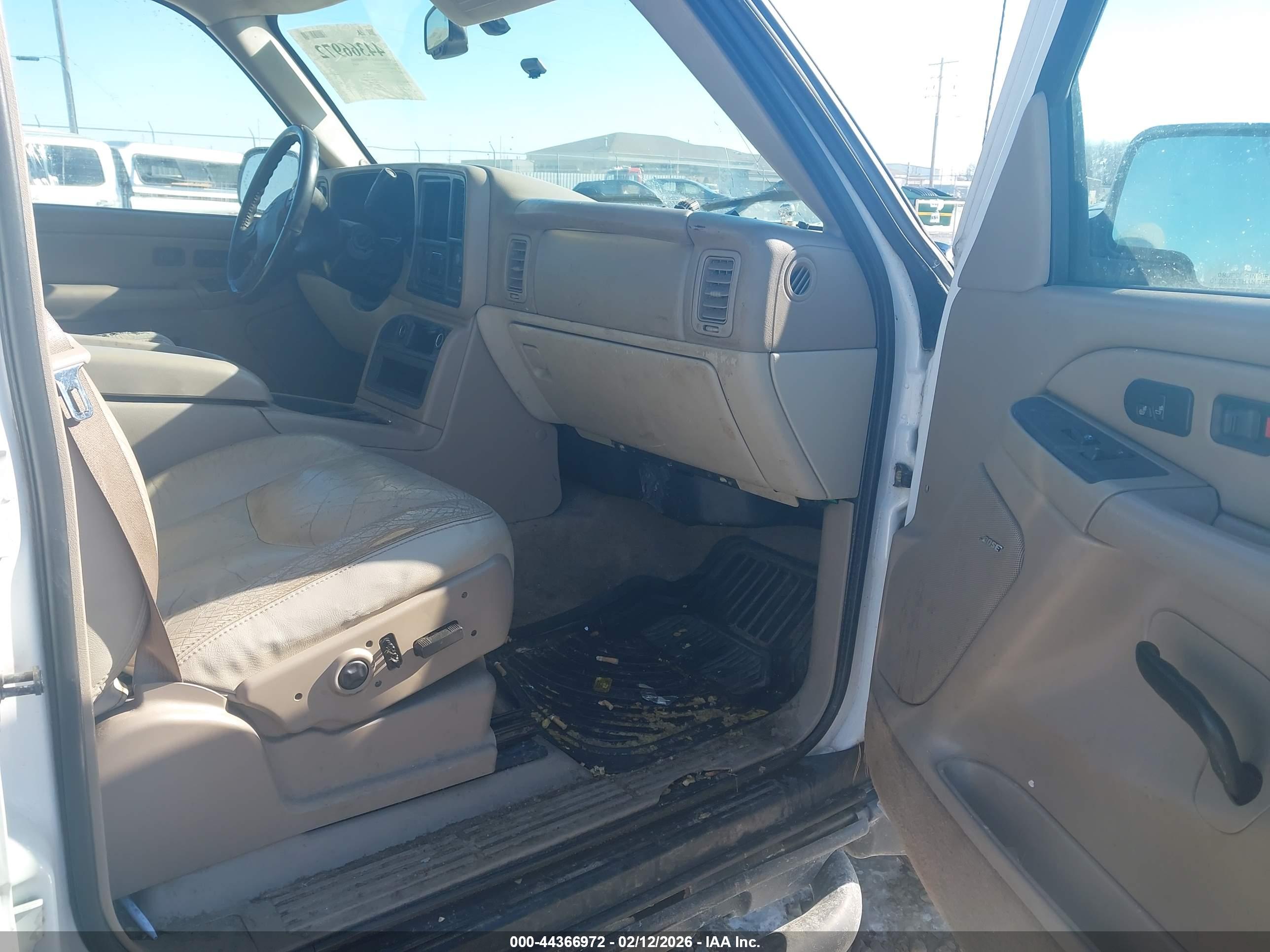 CHEVROLET TAHOE image 5