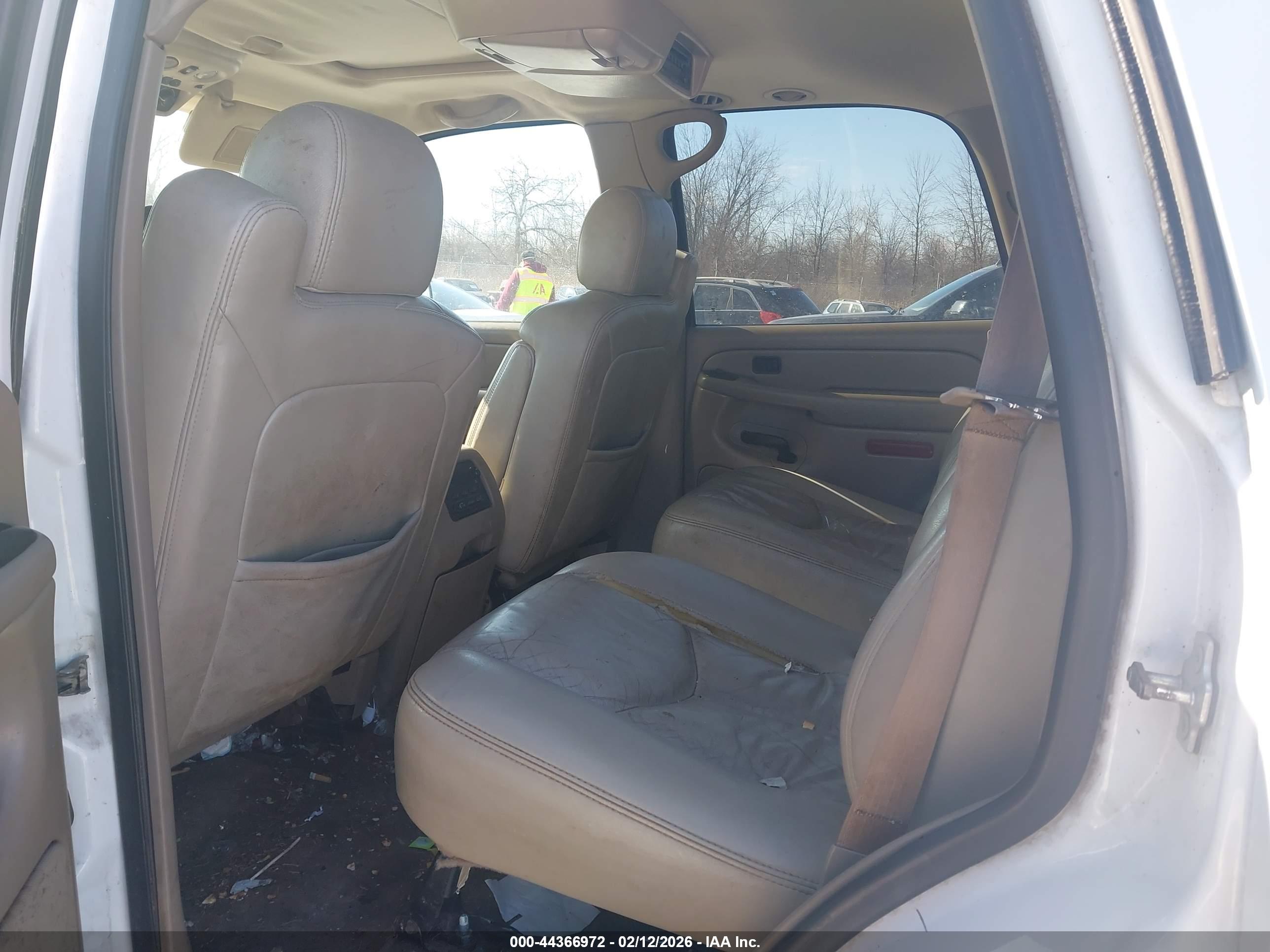 CHEVROLET TAHOE image 8