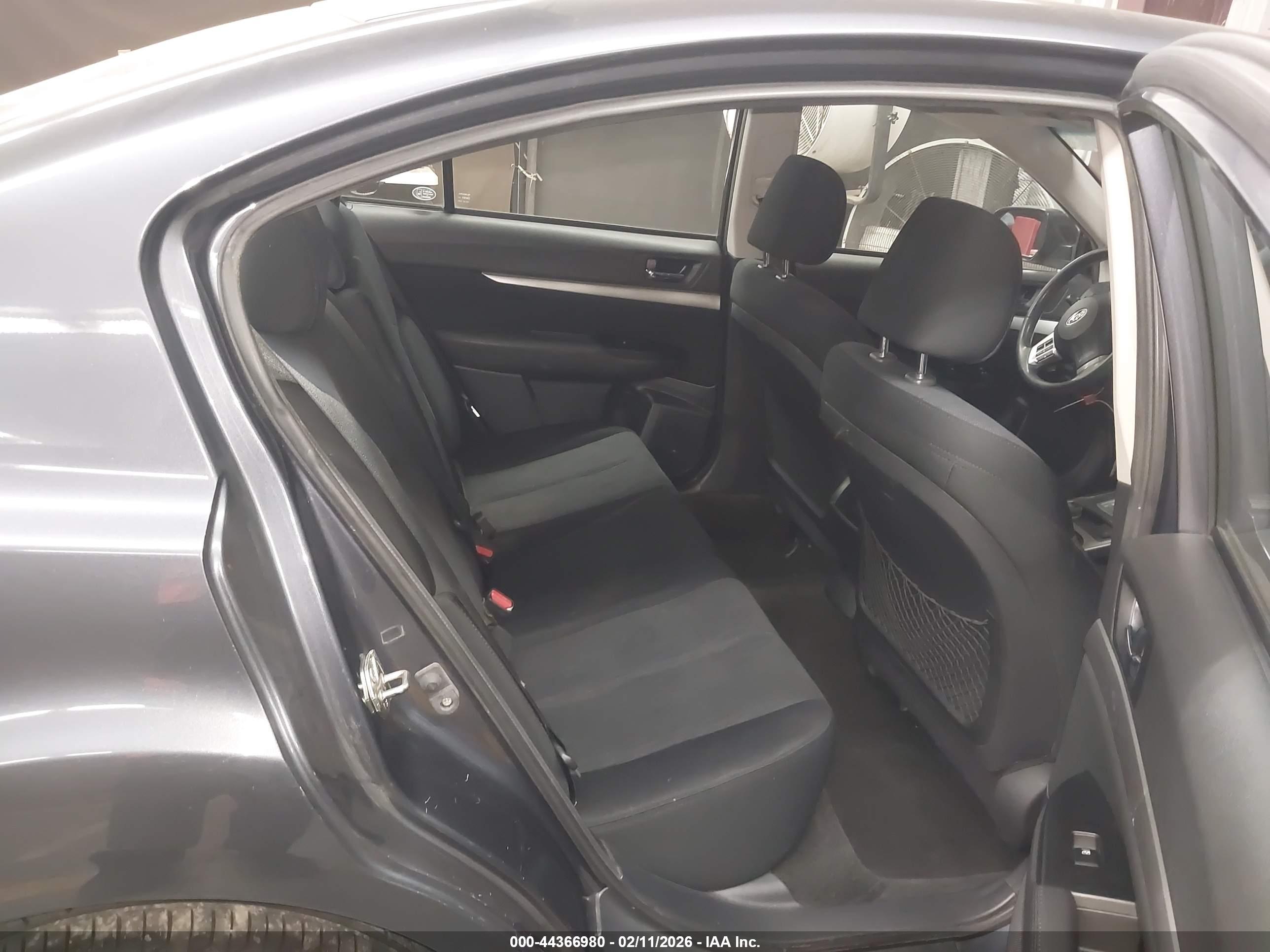 SUBARU LEGACY image 8