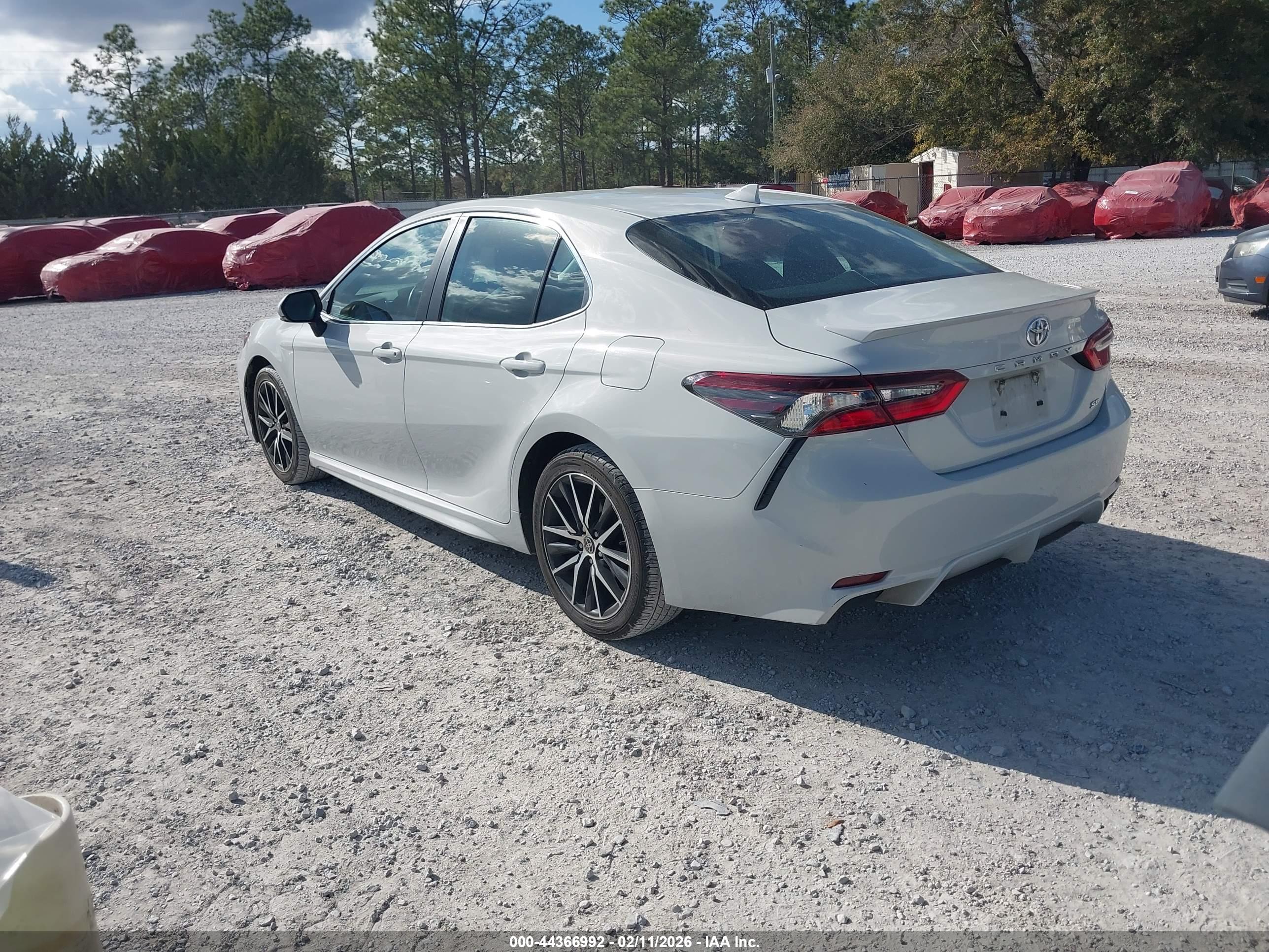 TOYOTA CAMRY image 3