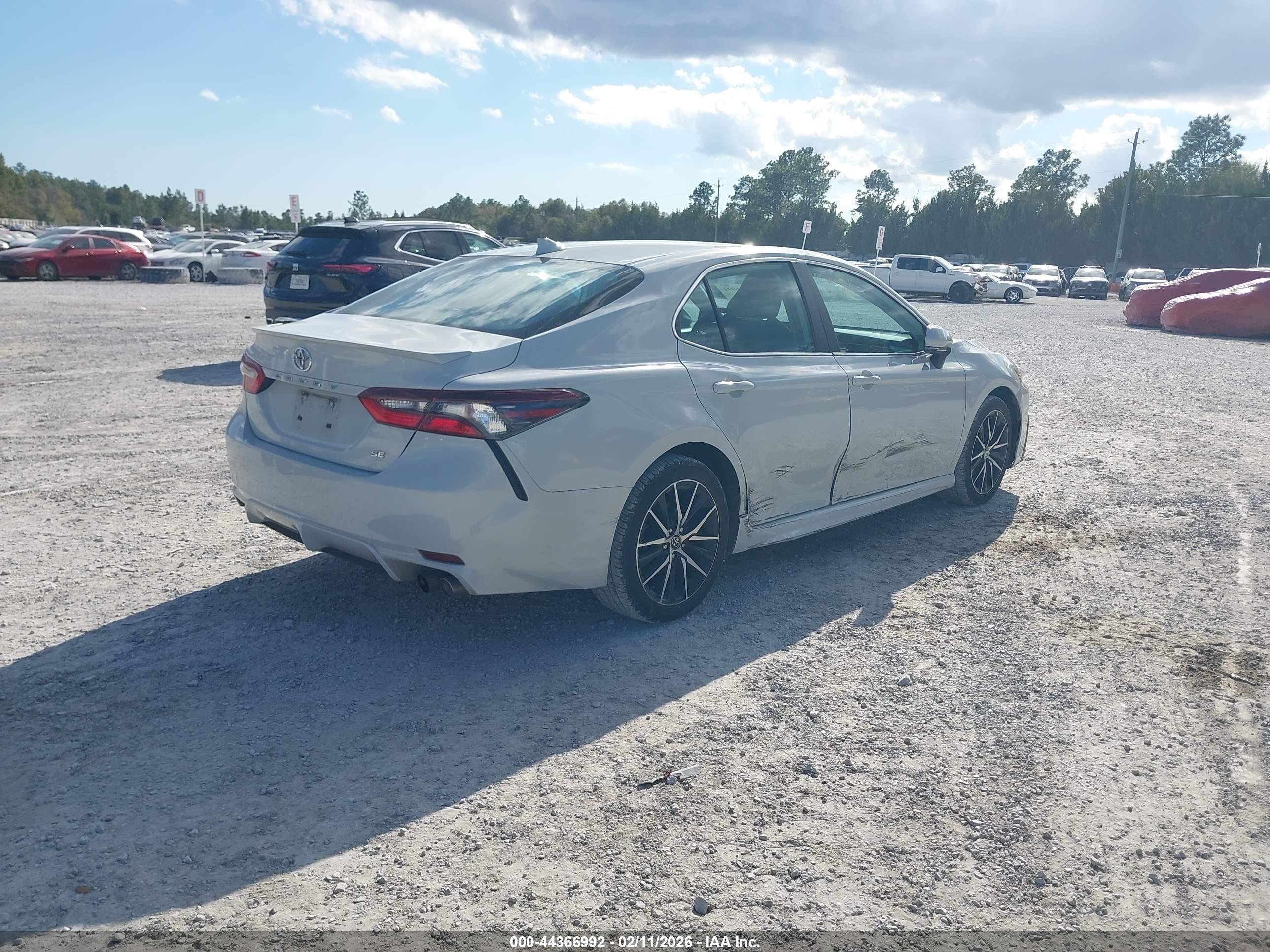 TOYOTA CAMRY image 4