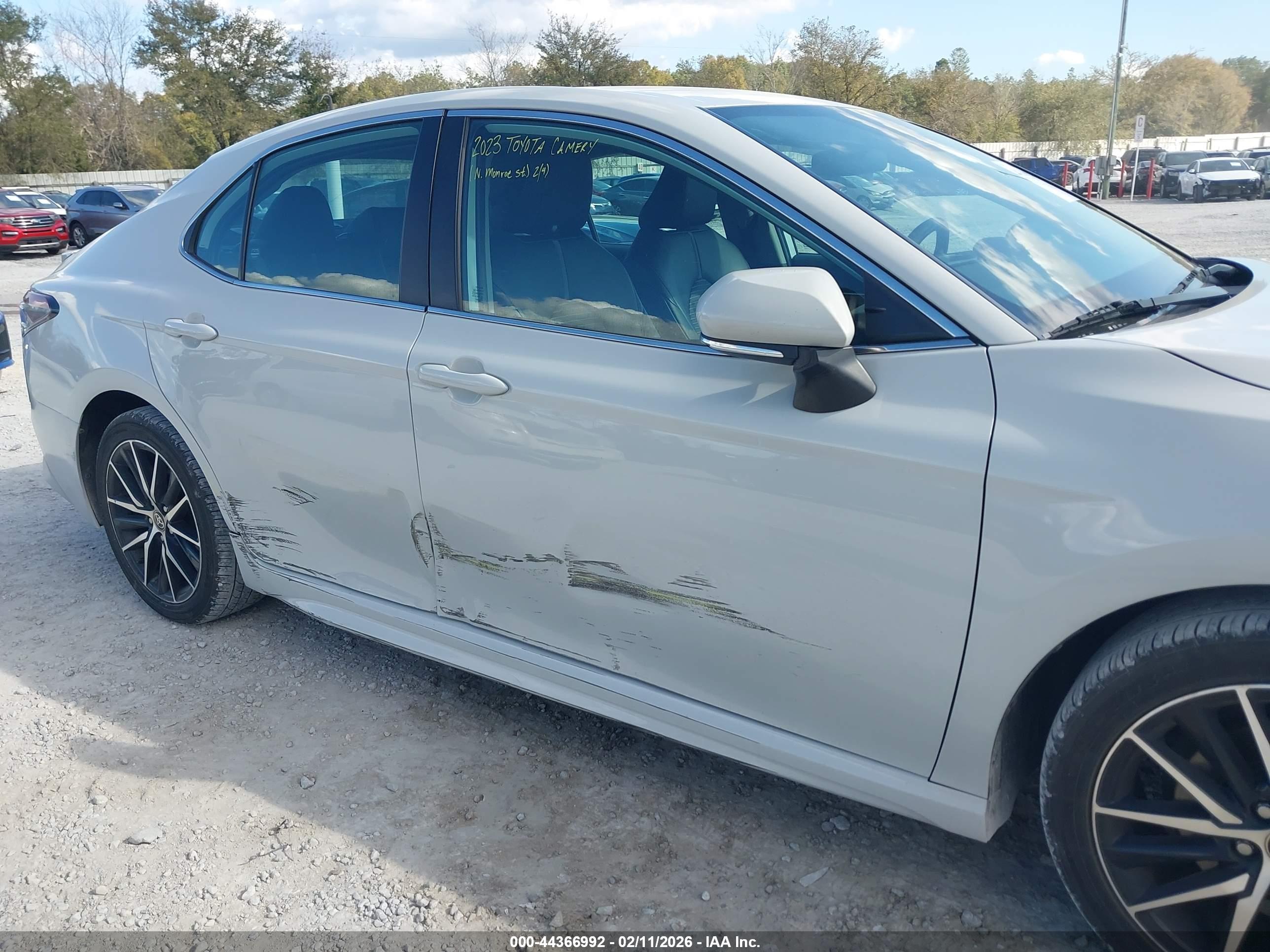 TOYOTA CAMRY image 6