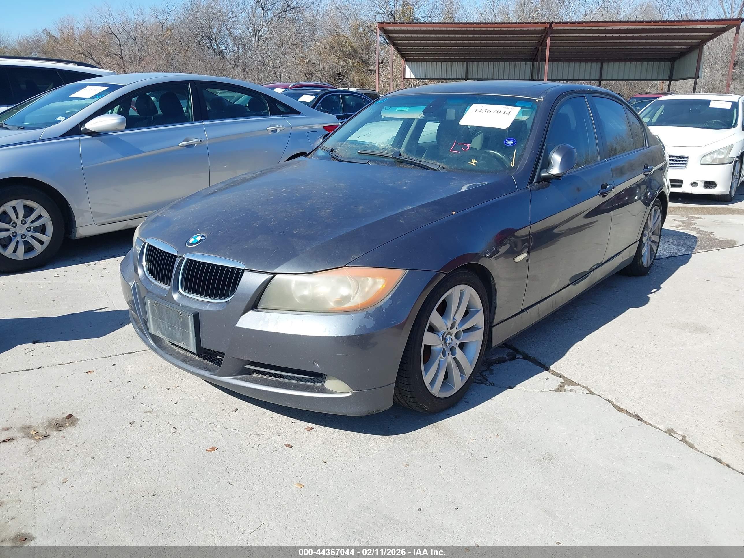 BMW 325I image 2