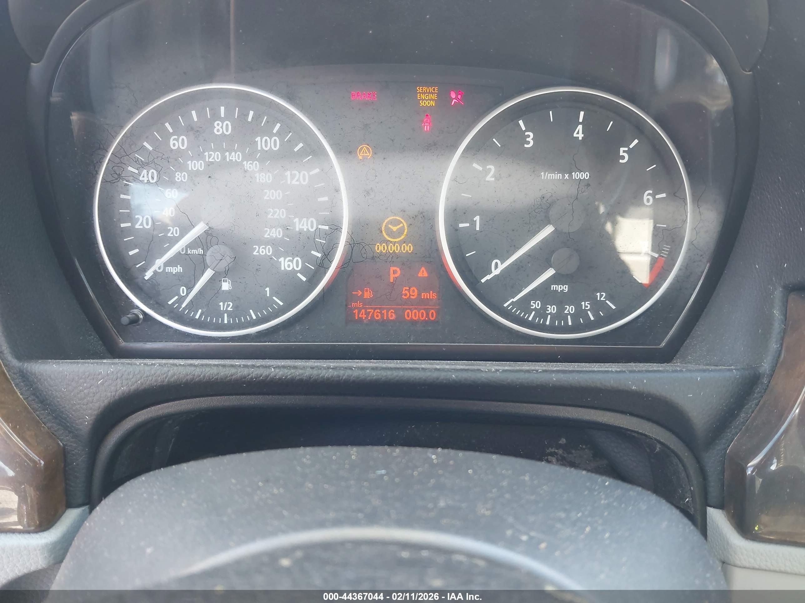 BMW 325I image 7