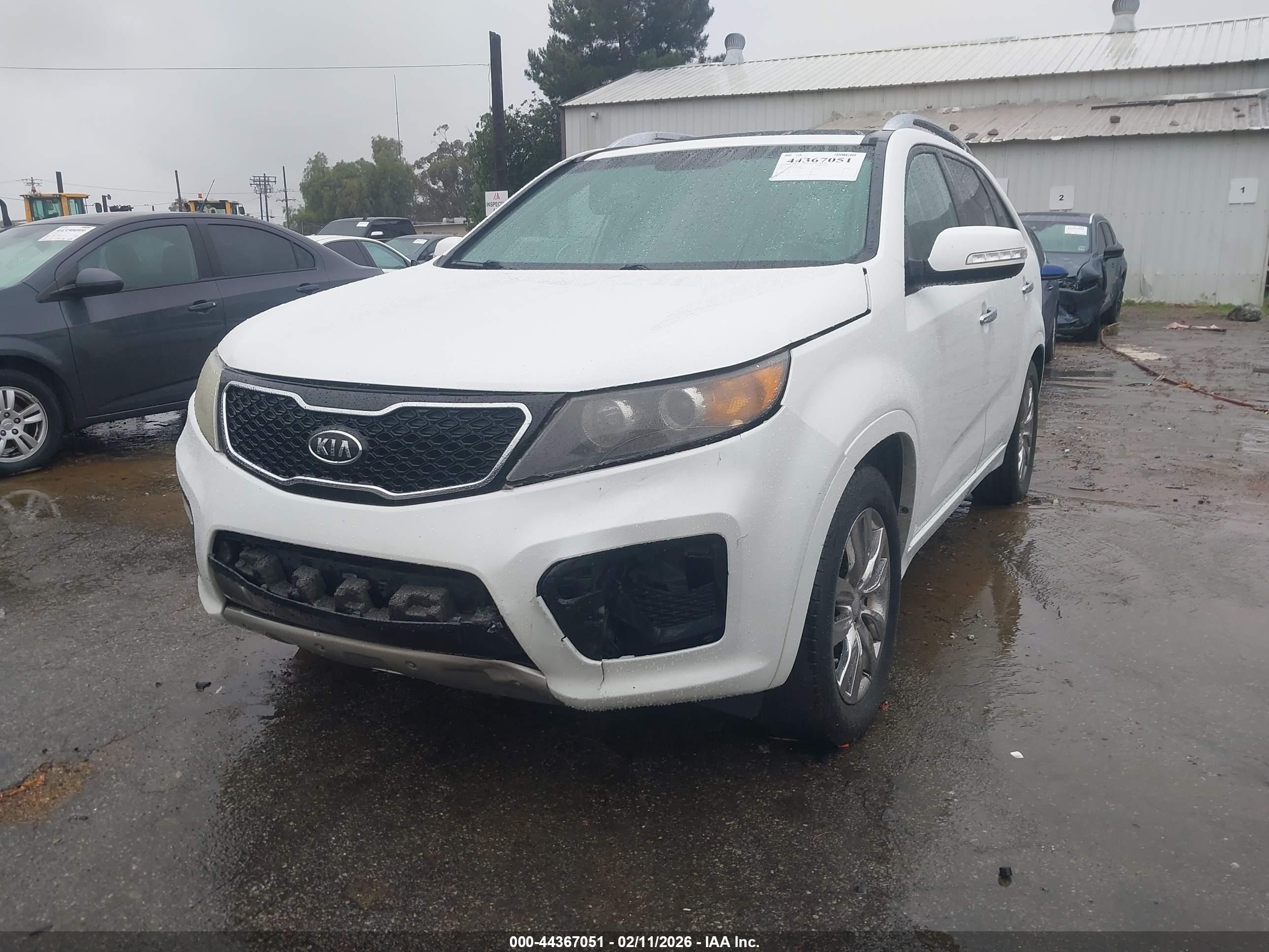 KIA SORENTO image 2