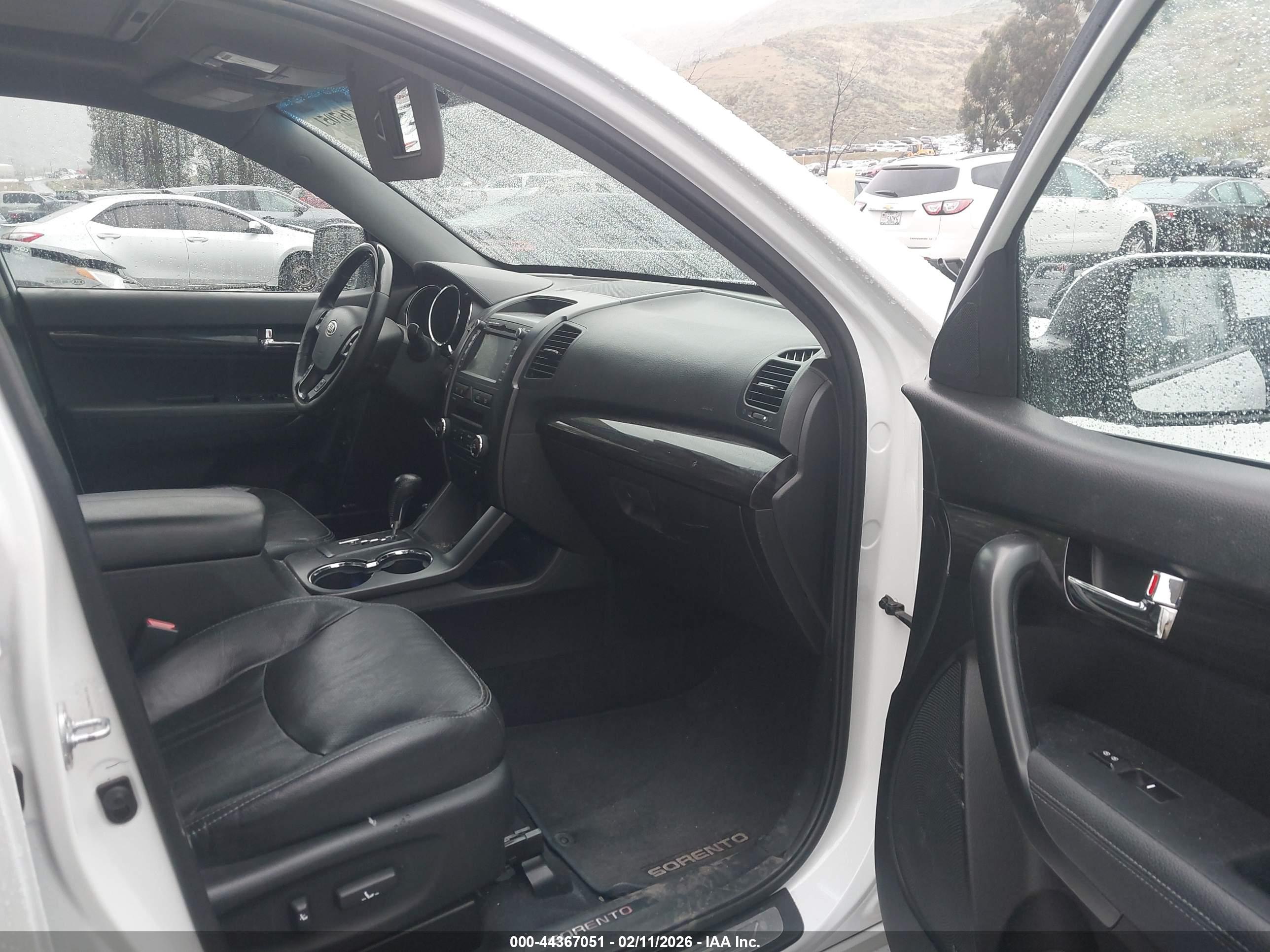 KIA SORENTO image 5