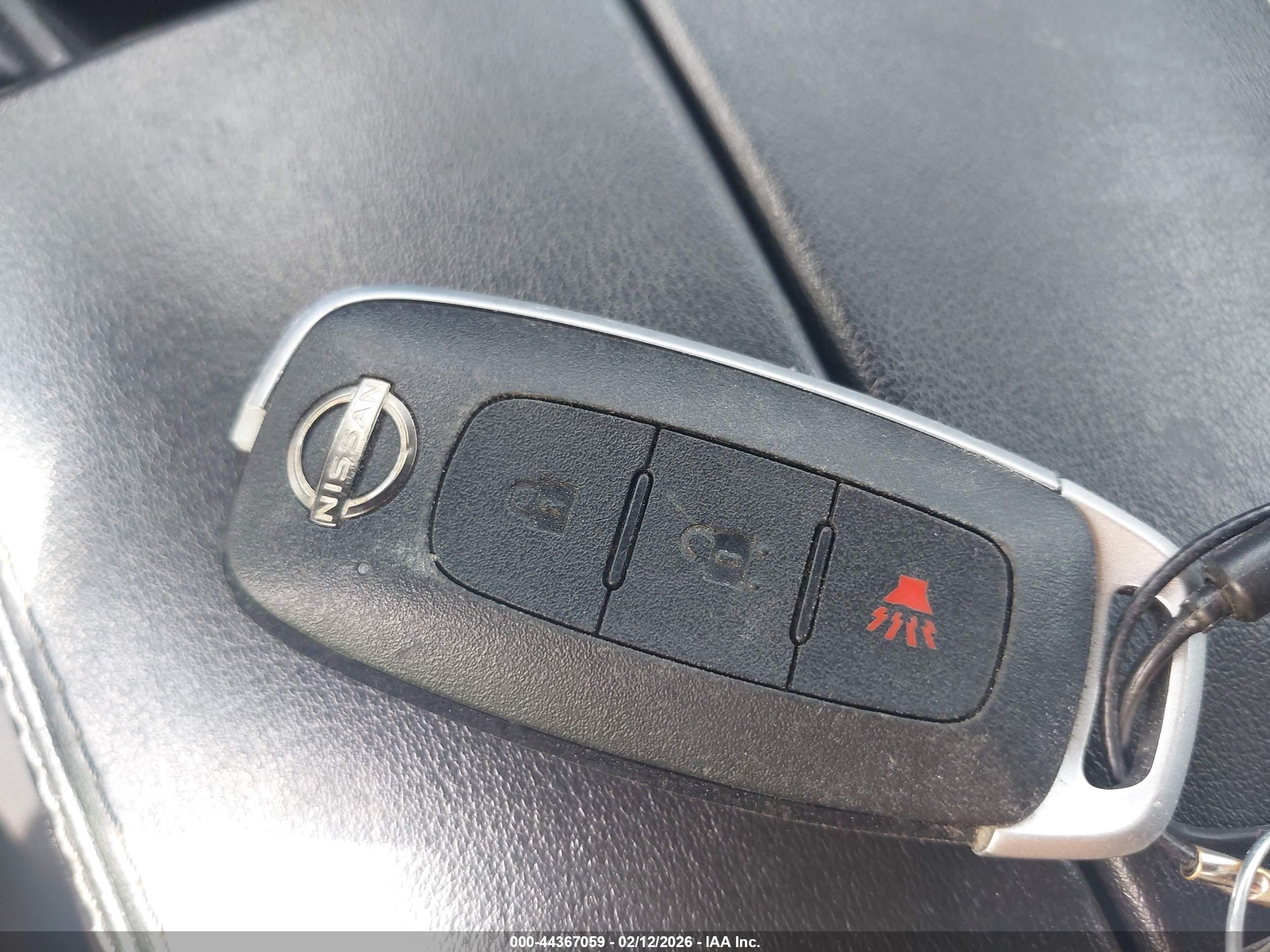 NISSAN ROGUE image 11