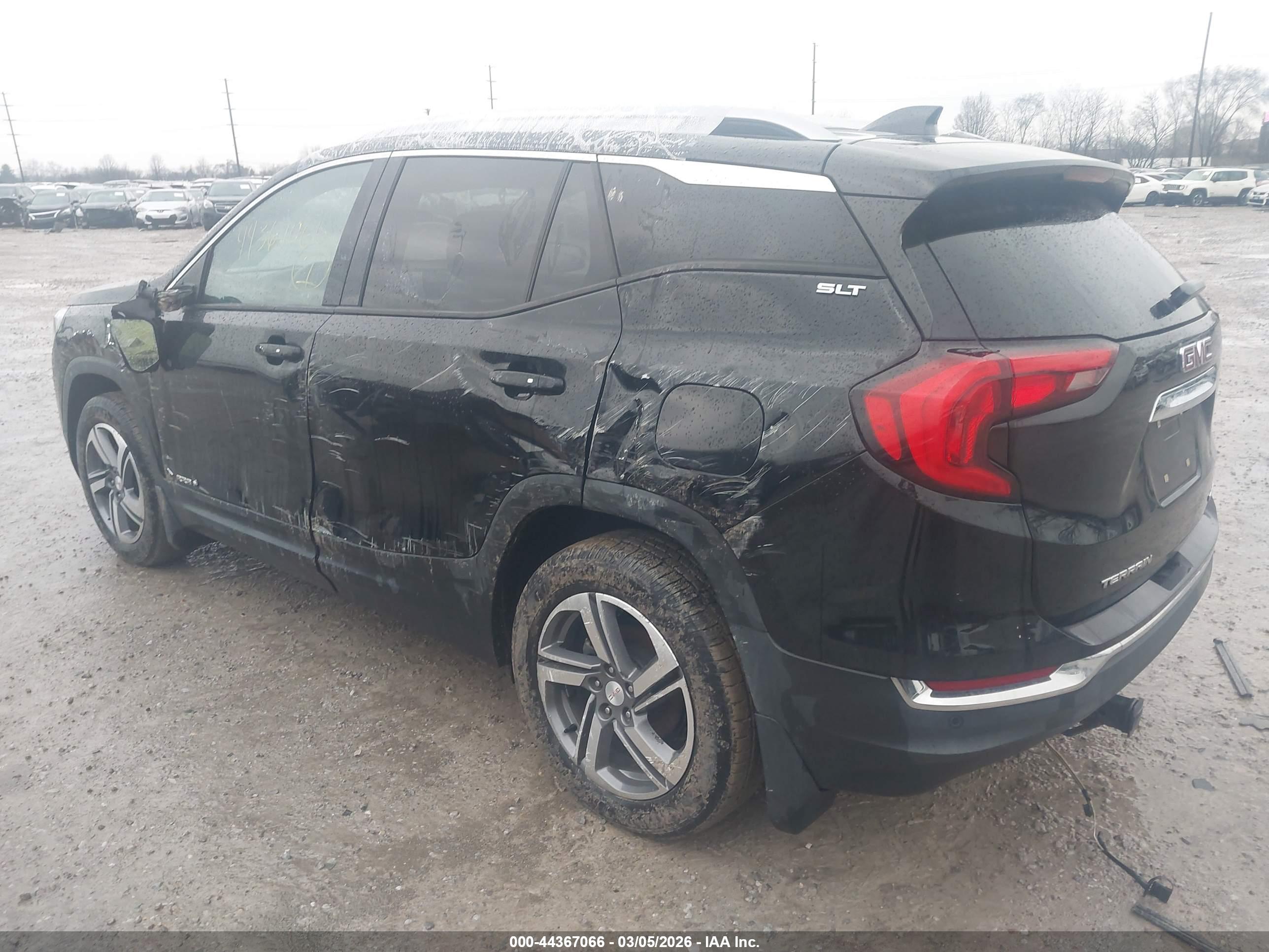 GMC TERRAIN image 3